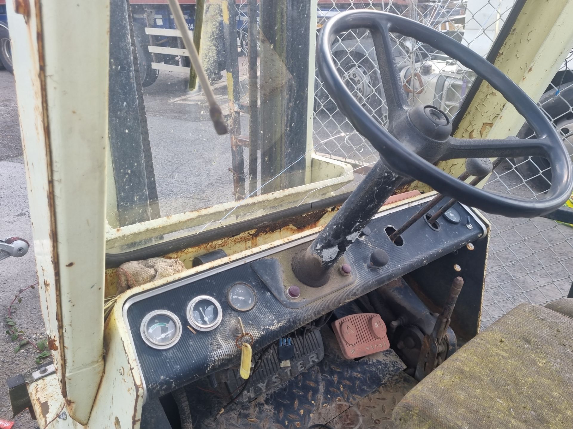 1983 Hyster H40J Forklift - Engine: Perkins 4.203.2 *NO VAT* - Image 5 of 11