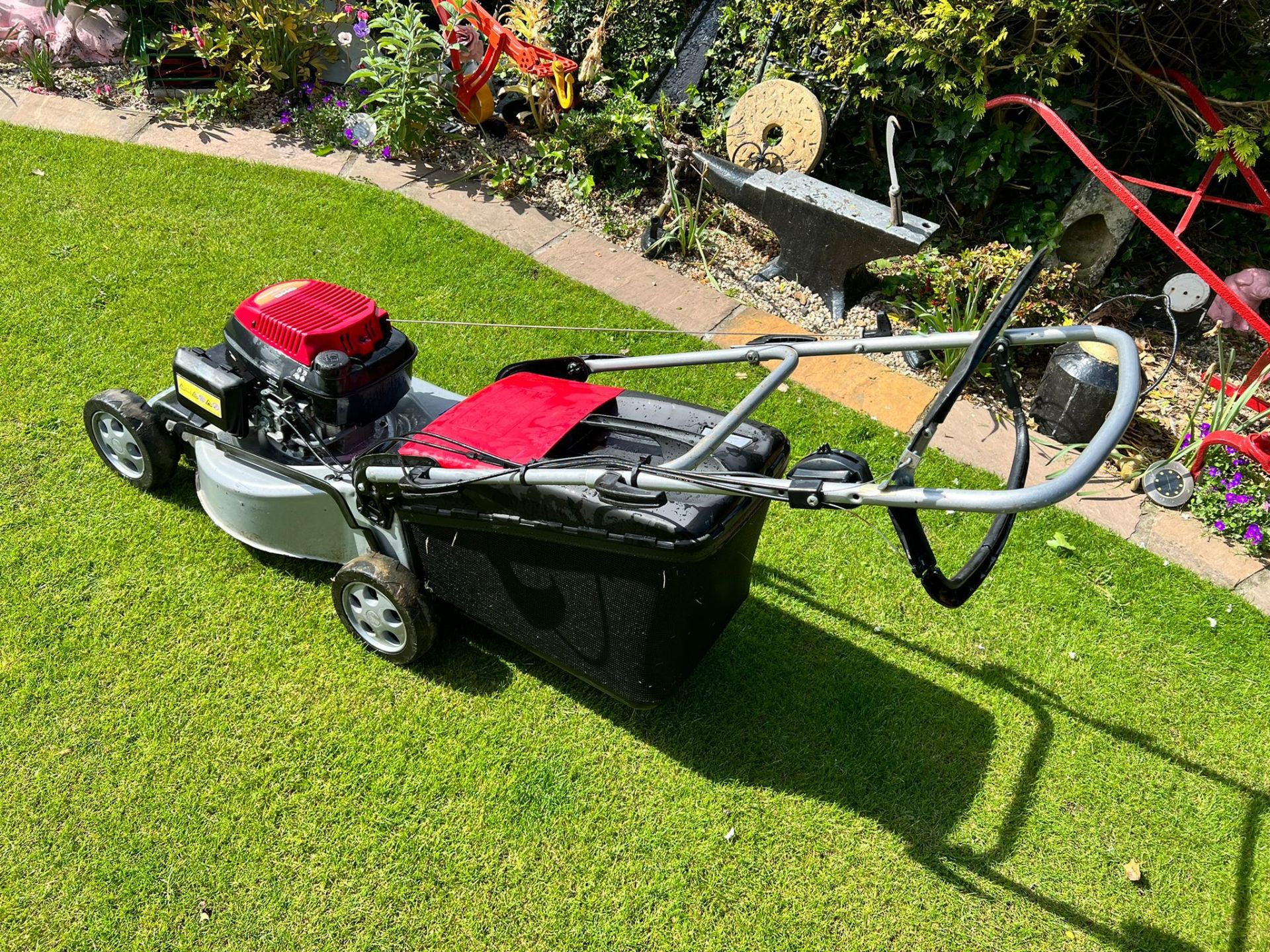 MOUNTFIELD SP465 SELF PROPELLED LAWN MOWER, 46CM CUTTING DECK *PLUS VAT* - Image 4 of 14