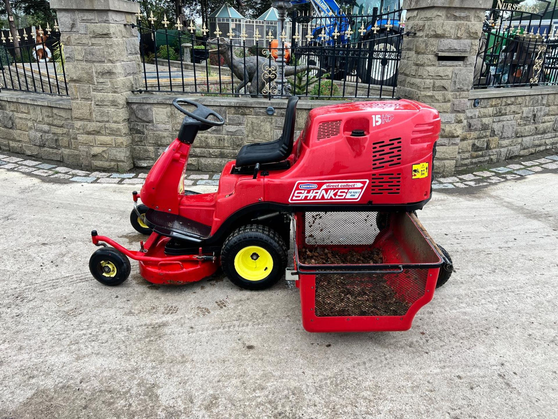 Barrus Shanks TG155T 4W Direct Collect Outfront Ride On Mower *PLUS VAT* - Image 4 of 17