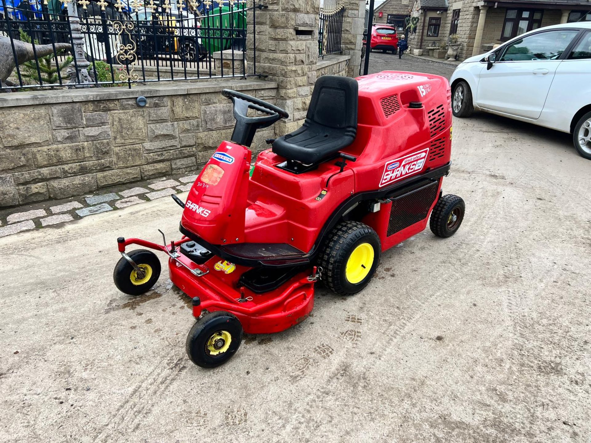 Barrus Shanks TG155T 4W Direct Collect Outfront Ride On Mower *PLUS VAT*