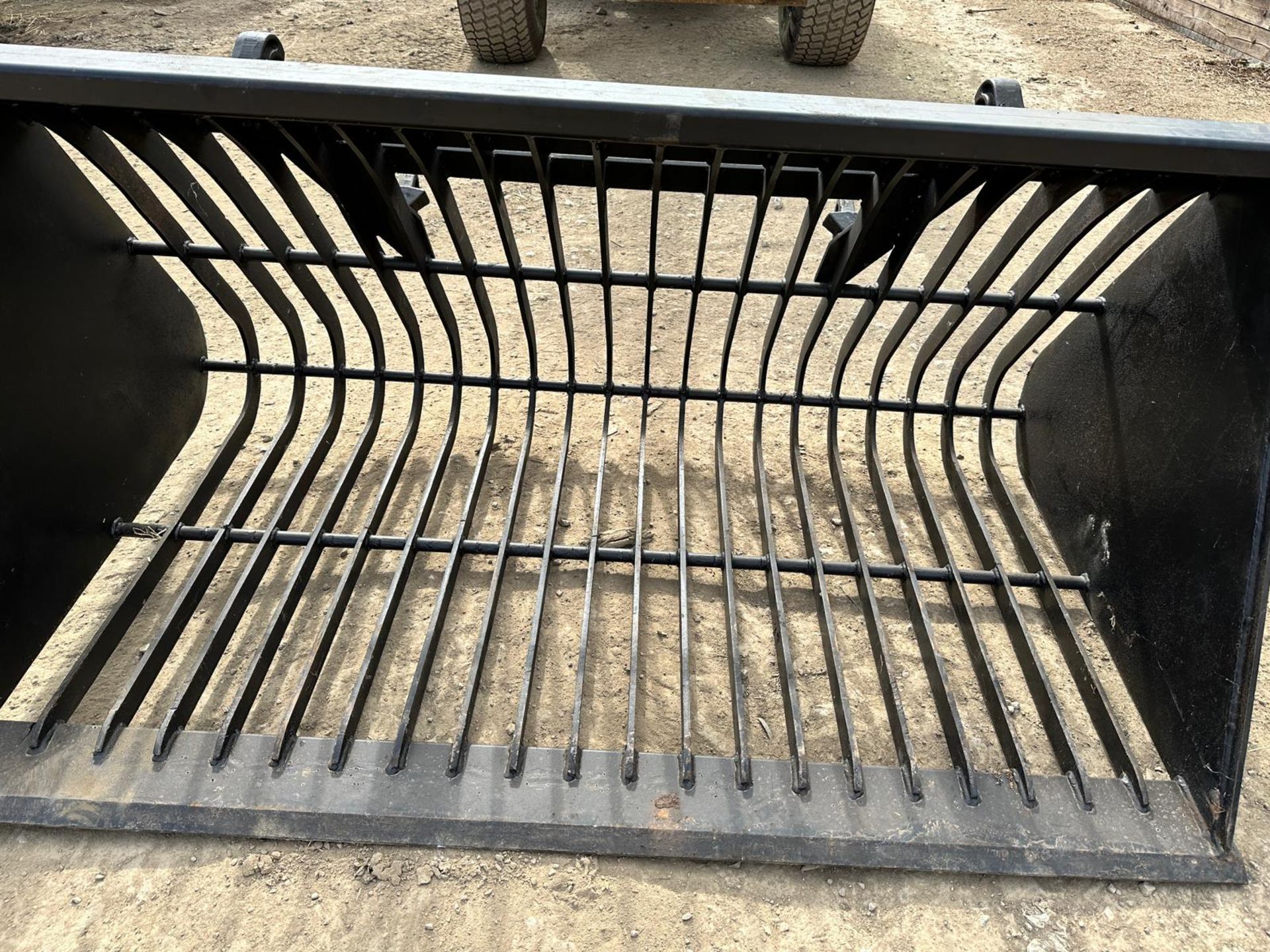 New And Unused 70” Riddle Bucket, Euro 8 Bracket, Suitable For Tractor *PLUS VAT* - Image 2 of 11