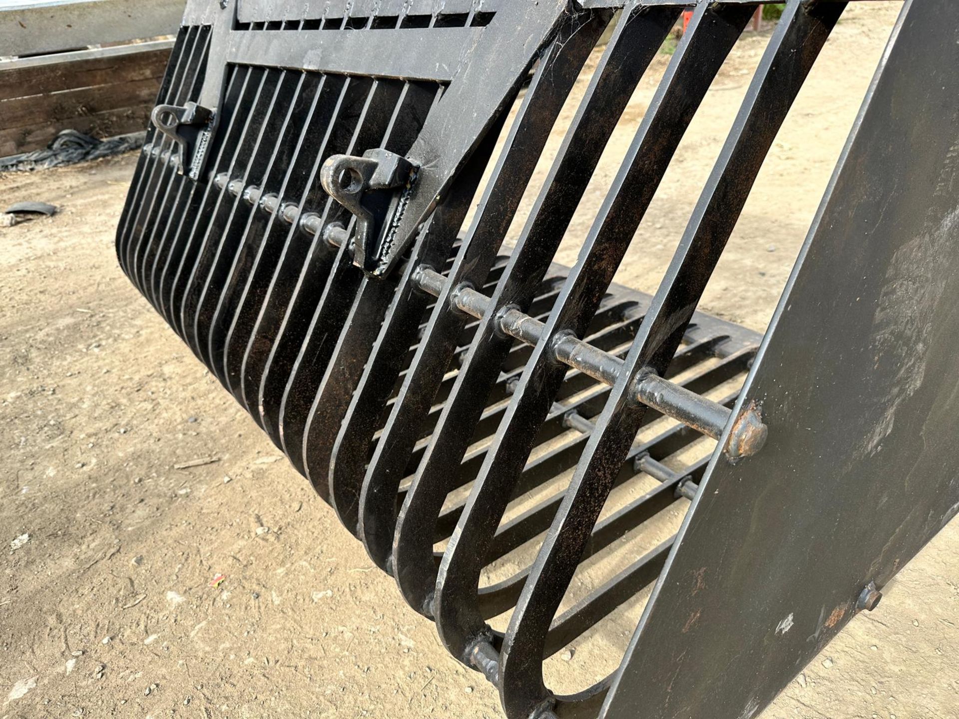 New And Unused 70” Riddle Bucket, Euro 8 Bracket, Suitable For Tractor *PLUS VAT* - Image 8 of 11