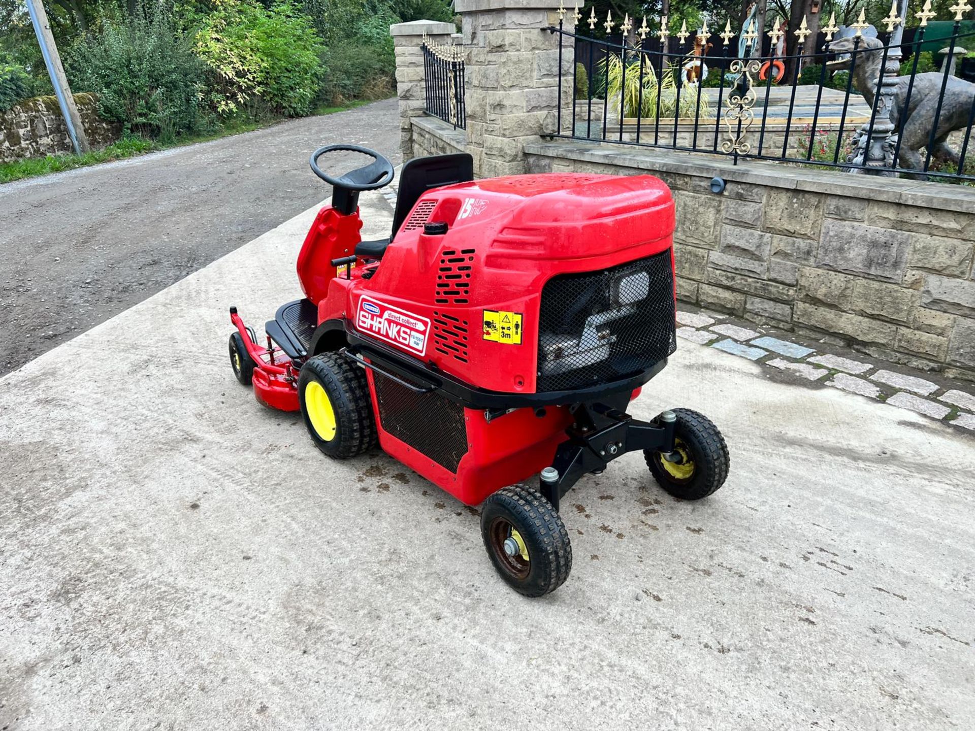 Barrus Shanks TG155T 4W Direct Collect Outfront Ride On Mower *PLUS VAT* - Image 2 of 17