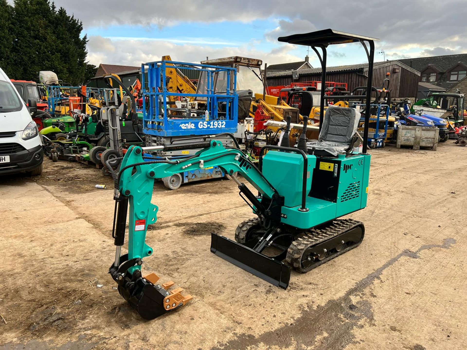 New And Unused JPC PC10 1 Ton Mini Digger, Runs Drives And Digs, Rubber Tracks *PLUS VAT* - Image 2 of 10