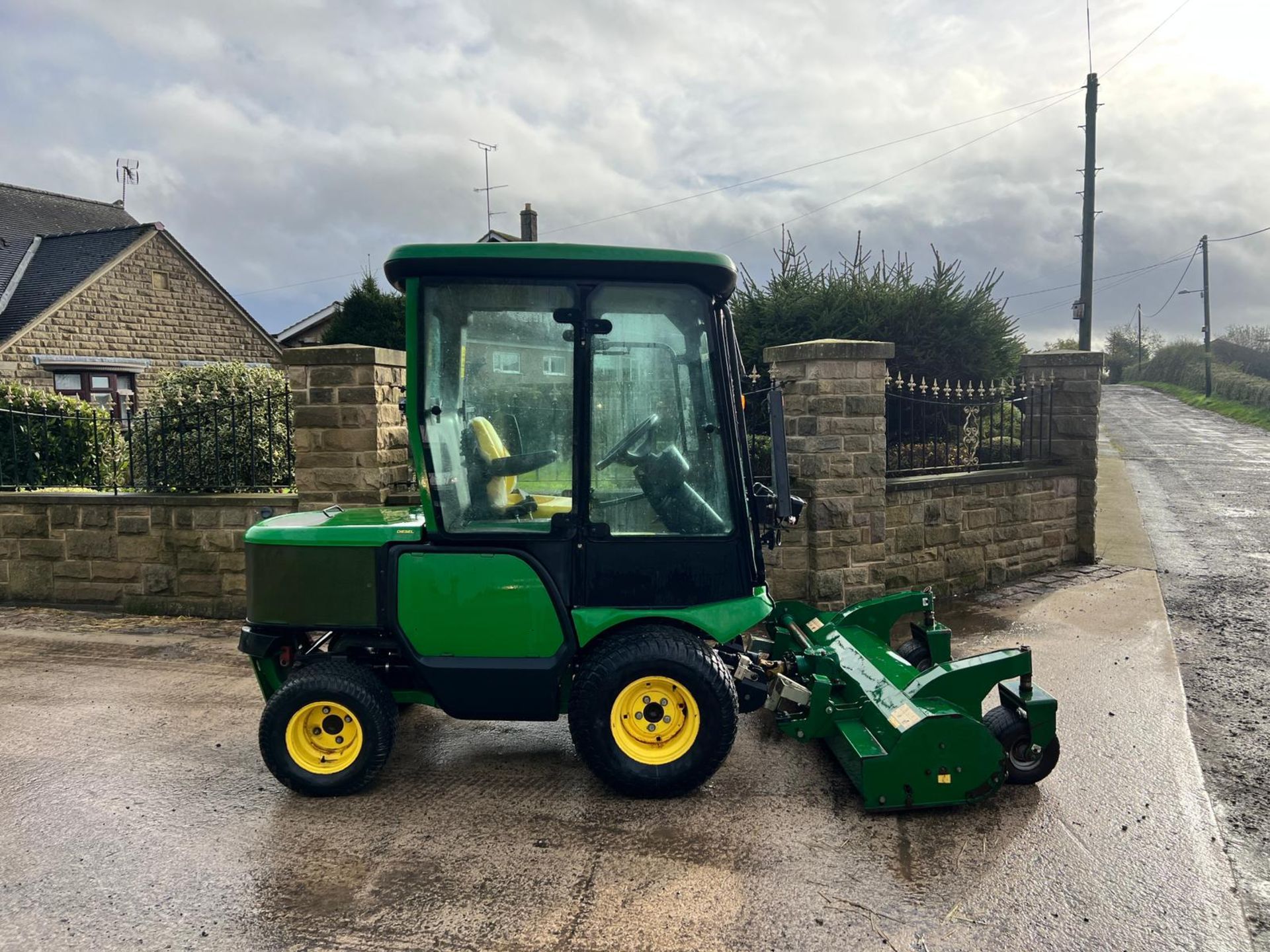 2014 John Deere 1565 4WD Outfront Mower With Major MJ21-160JD Flail Deck *PLUS VAT* - Image 5 of 25