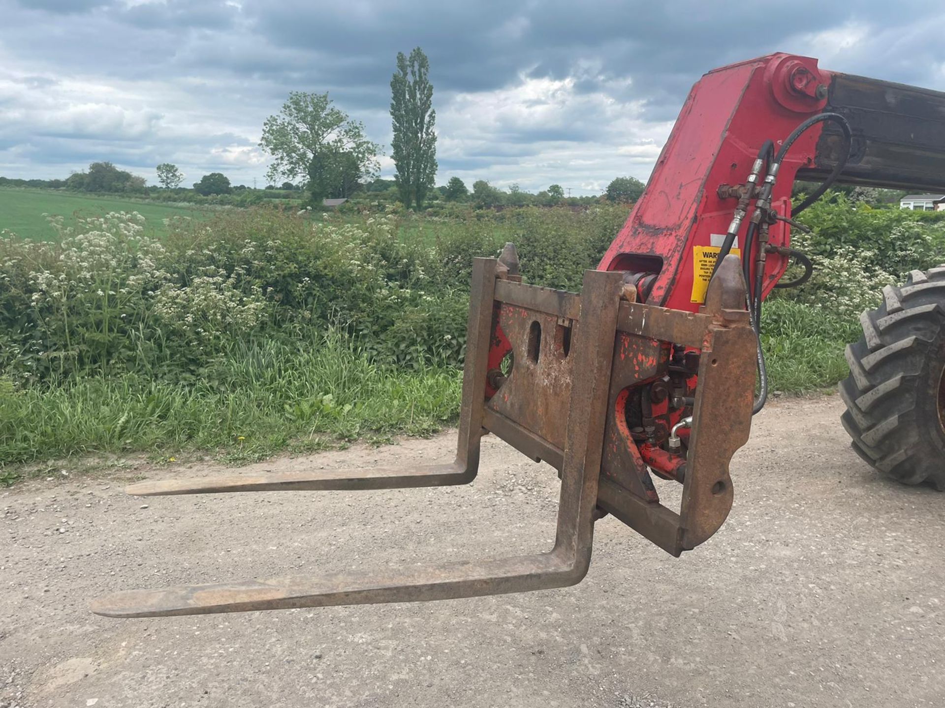 2000 MANITOU MLA 628 ARTICULATED TELESCOPIC TELEHANDLER, RUNS DRIVES AND LIFTS *PLUS VAT* - Image 6 of 13