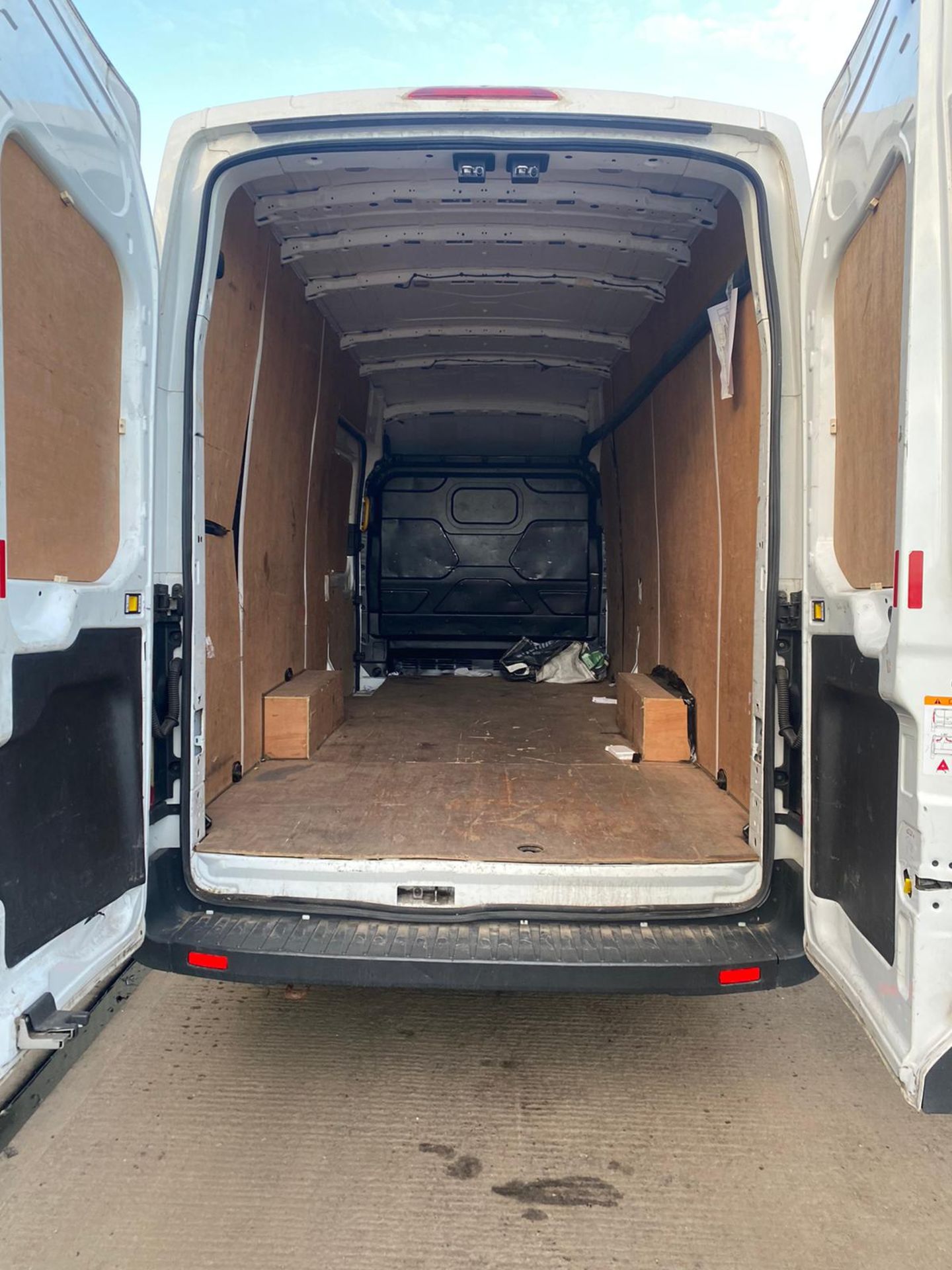 2018/18 REG FORD TRANSIT 350 JUMBO L4H3 BIGGEST AVAILABLE, SHOWING 0 FORMER KEEPERS *PLUS VAT* - Image 5 of 5