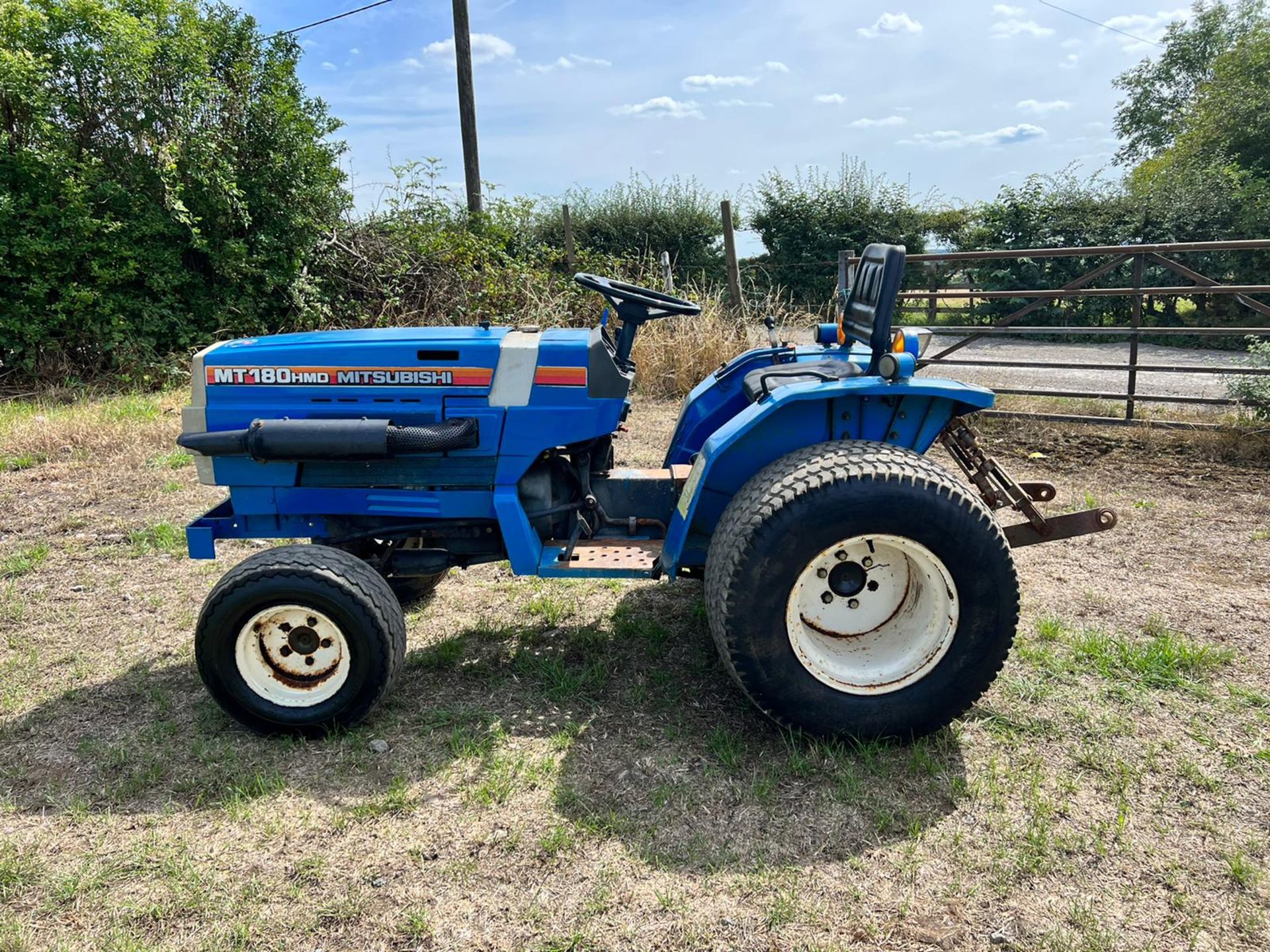 MITSUBISHI MT180HMD 18HP 4WD COMPACT TRACTOR *PLUS VAT* - Image 3 of 17