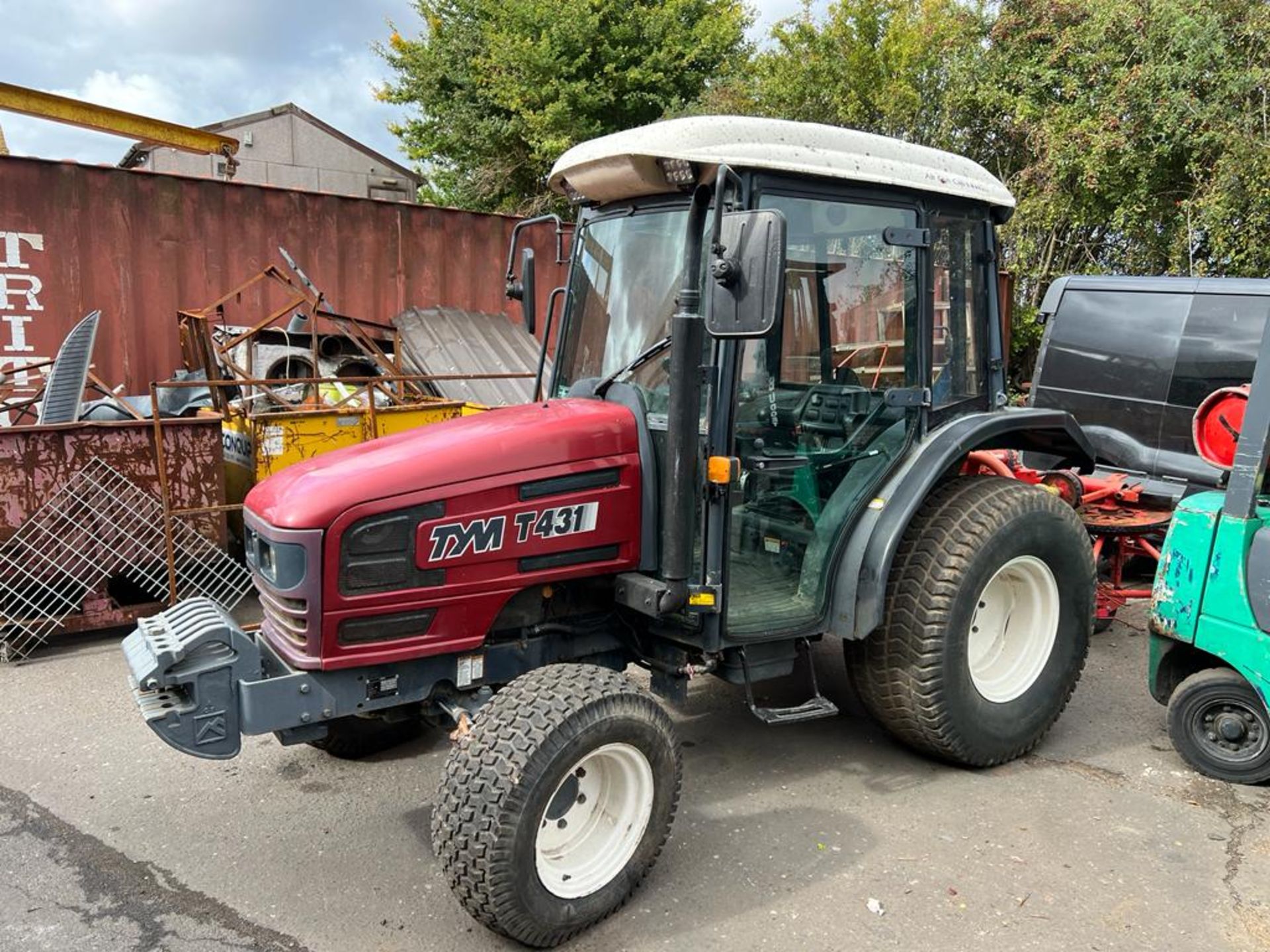 TYM T431 4x4 TRACTOR - NEW FRONT TYRES AND SEATS *PLUS VAT*