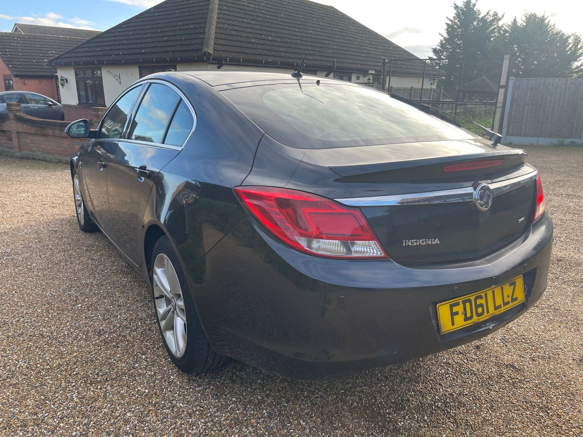 2012/61 VAUXHALL INSIGNIA SRI BLACK HATCHBACK *NO VAT* - Image 15 of 40