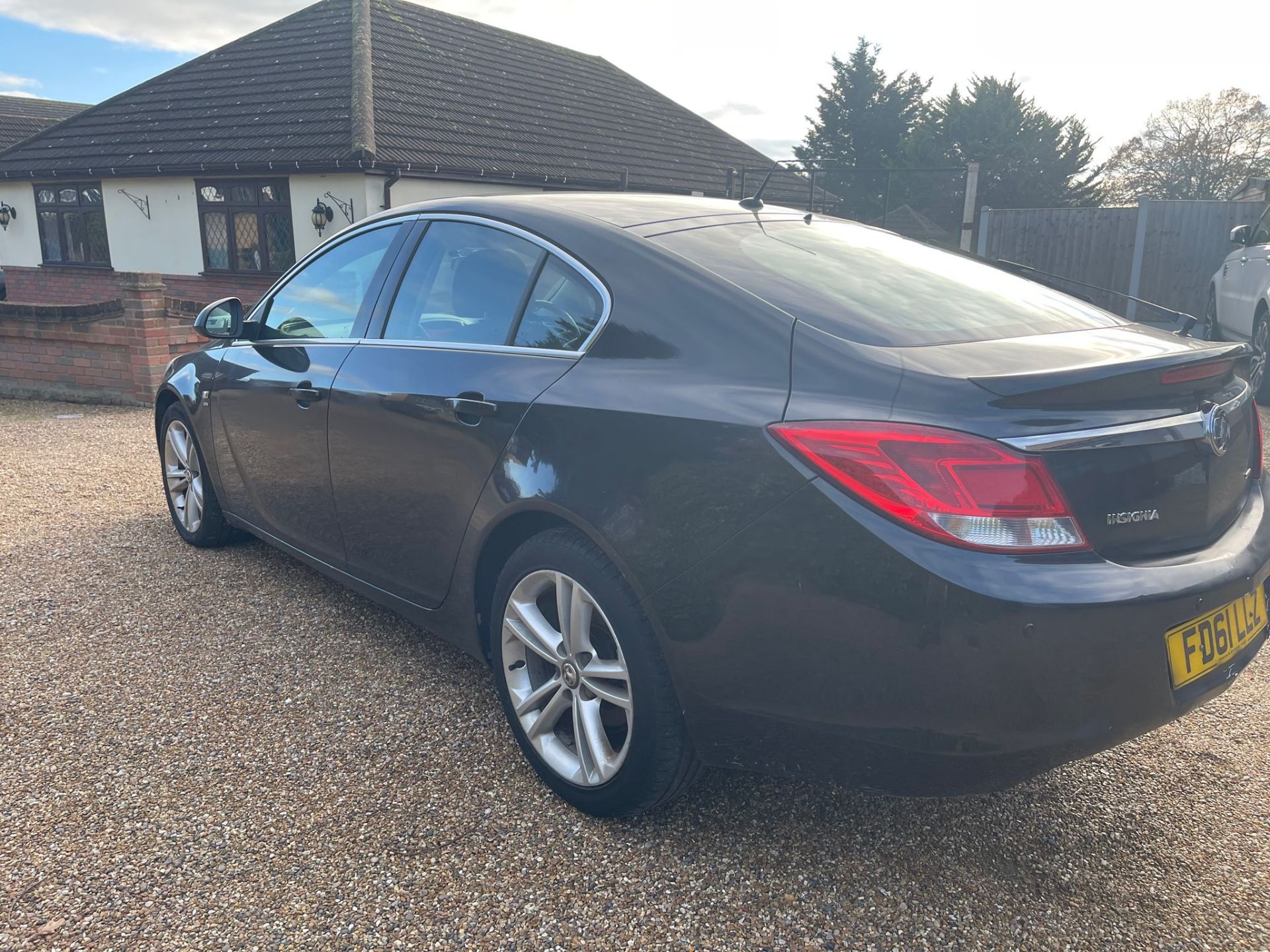 2012/61 VAUXHALL INSIGNIA SRI BLACK HATCHBACK *NO VAT* - Image 12 of 40