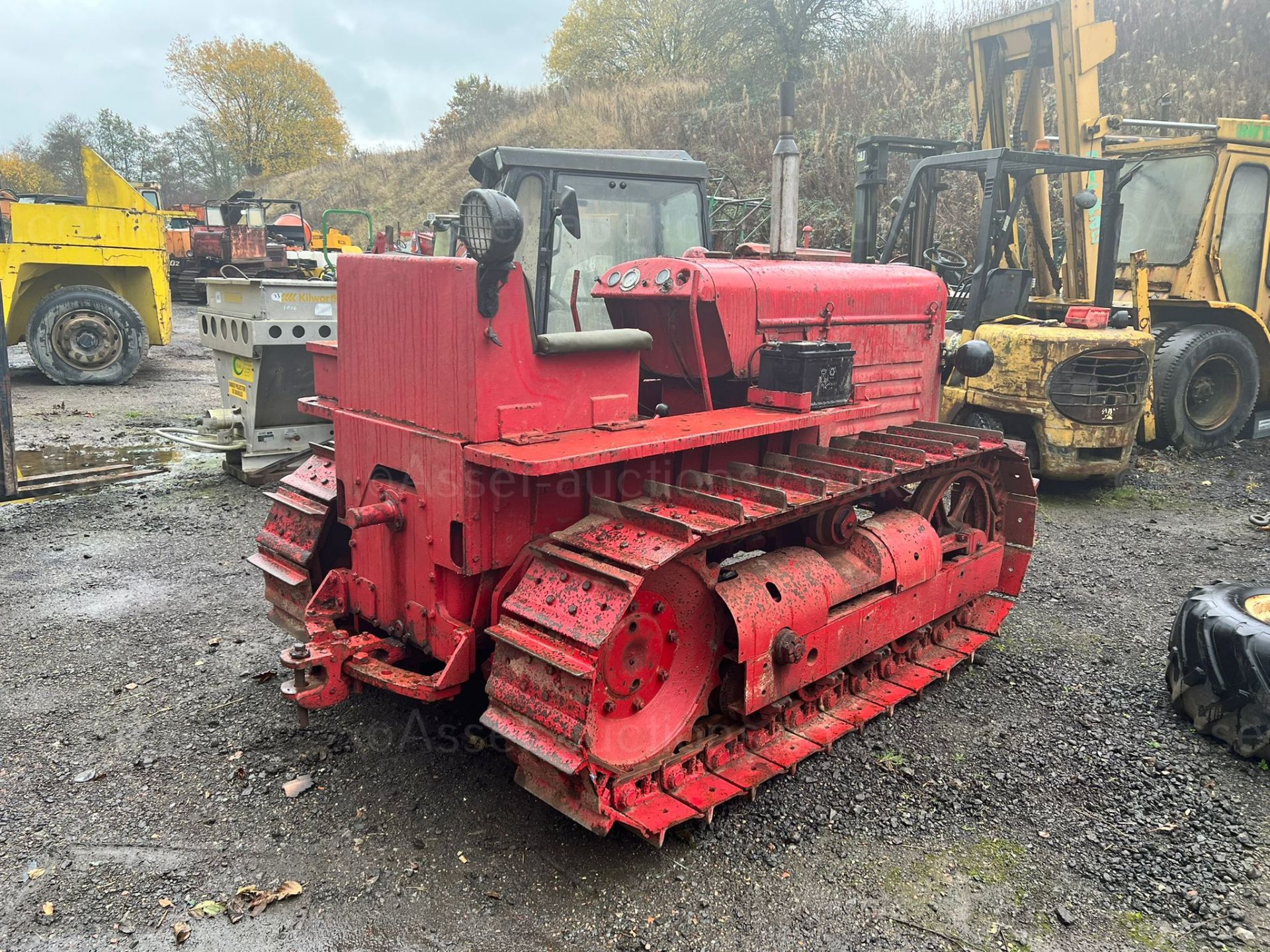 DAVID BROWN 30TD 36HP TRACKED CRAWLER TRACTOR, RUNS AND DRIVES, REAR PTO AND TOWBAR *PLUS VAT* - Image 3 of 12