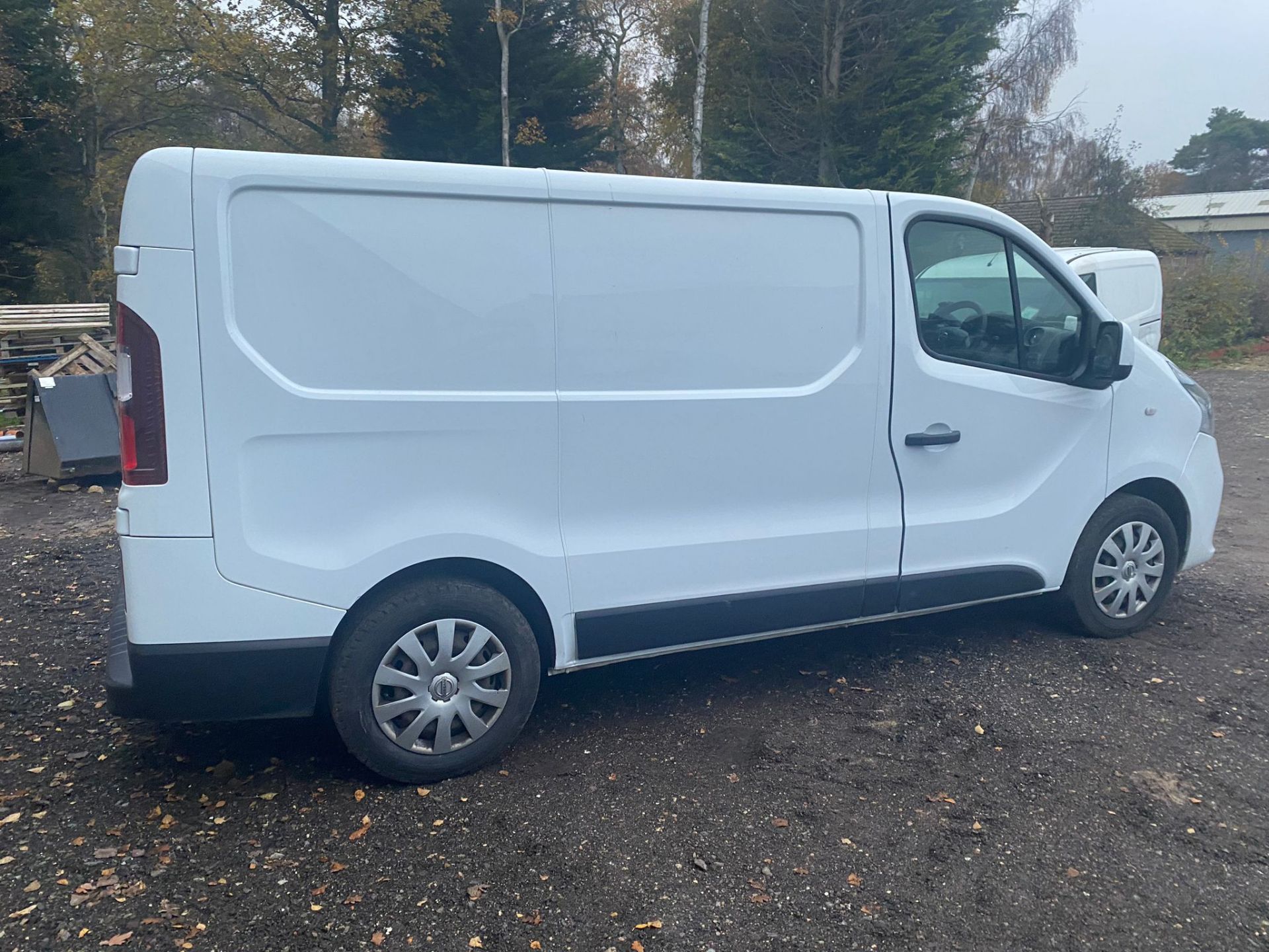 2018 NISSAN NV300 ACENTA DCI WHITE PANEL VAN - 99,000 MILES *NO VAT* - Image 4 of 6