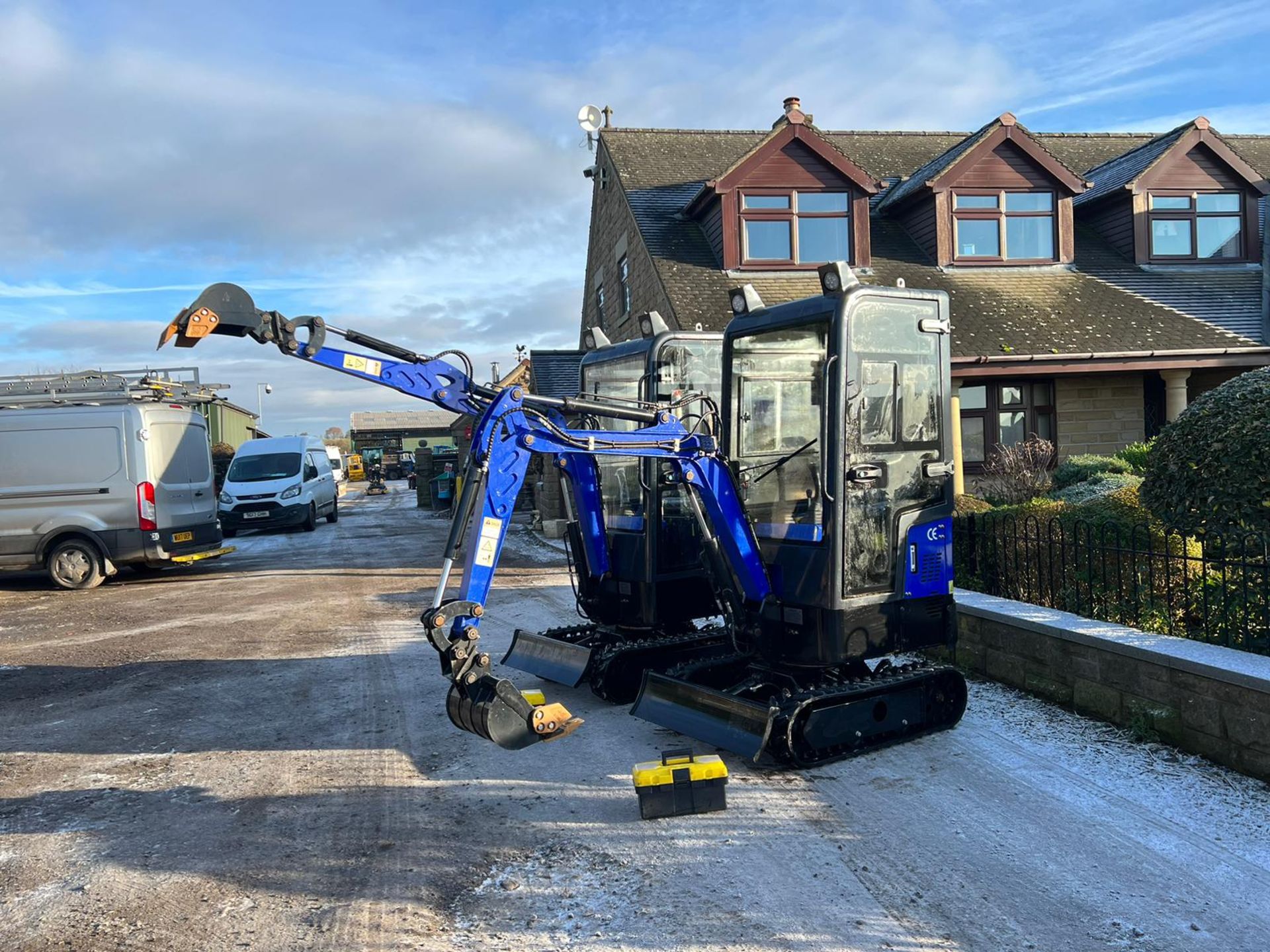 NEW/UNUSED 2022 HD10 MINI DIGGER WITH FULL GLASS CAB 1 TON *PLUS VAT*