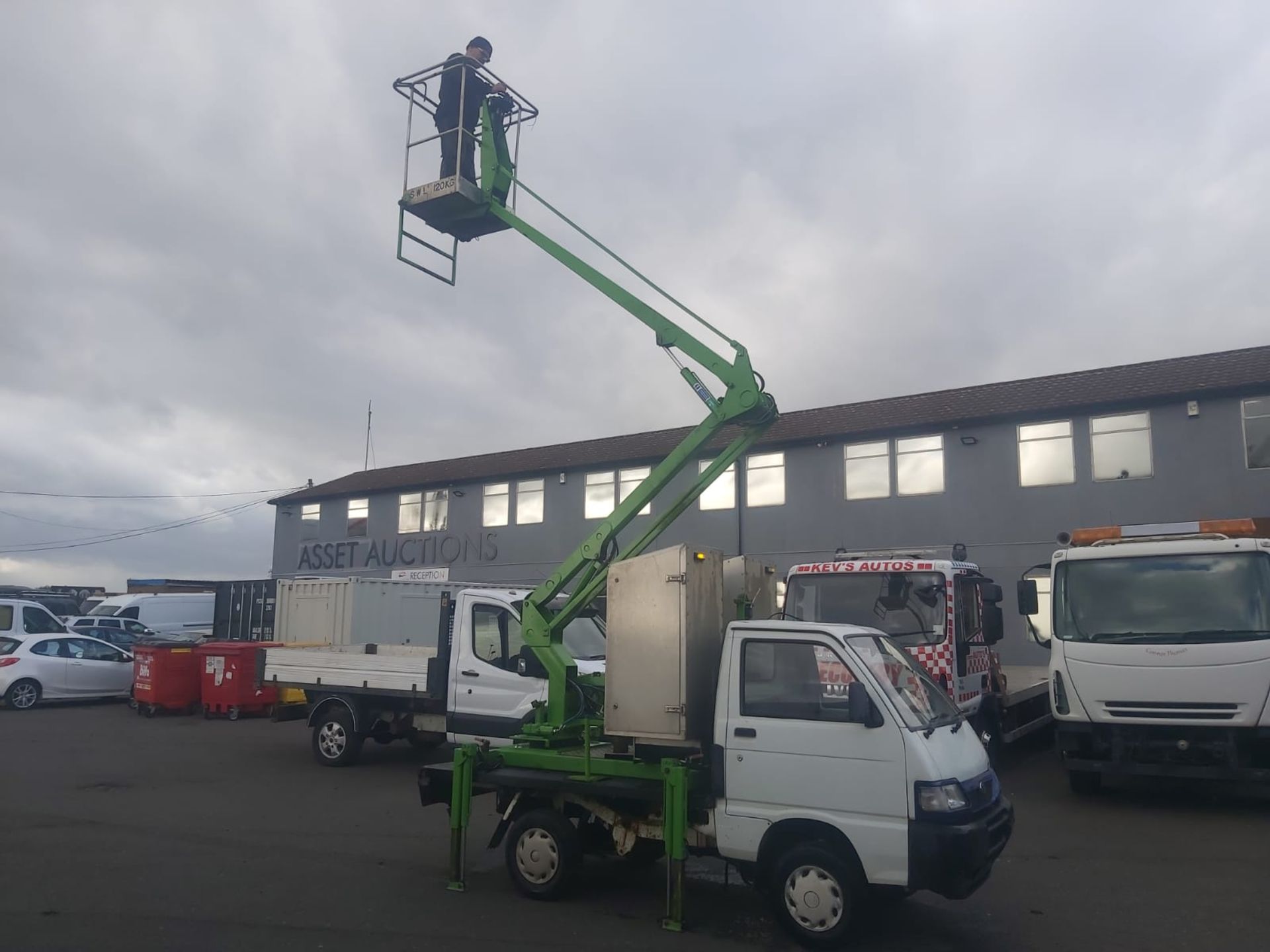 DAIHATSU HIJET CHERRY PICKER *PLUS VAT* - Image 3 of 10