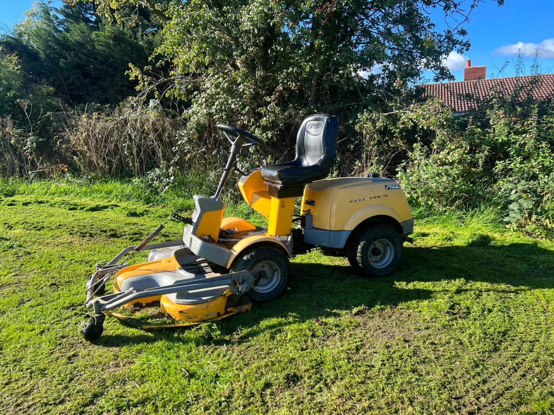 Stiga park pro 16 ride on lawn mower PLUS VAT