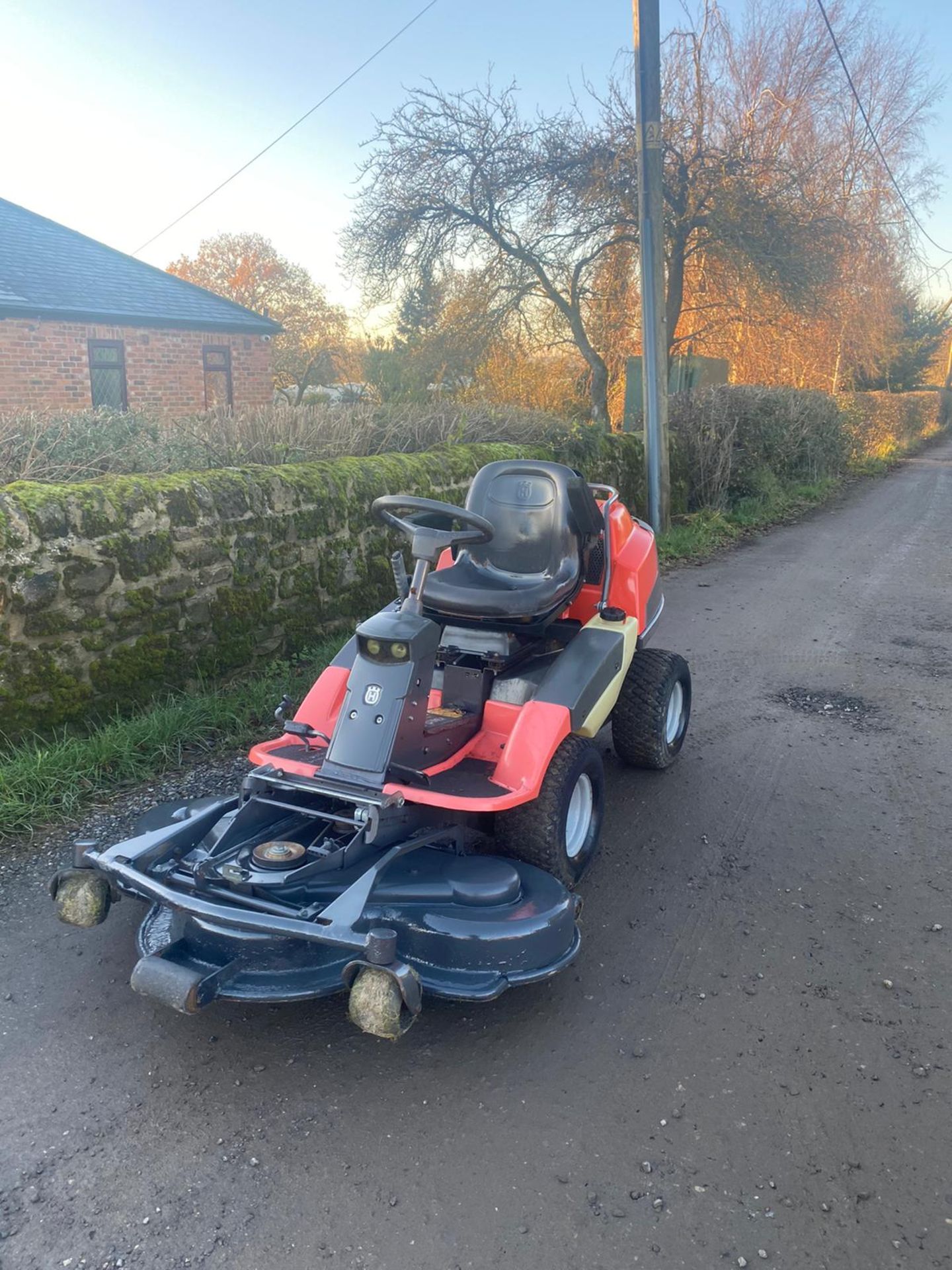 HUSQARNA PF21 AWD RIDE ON LAWN MOWER *PLUS VAT*