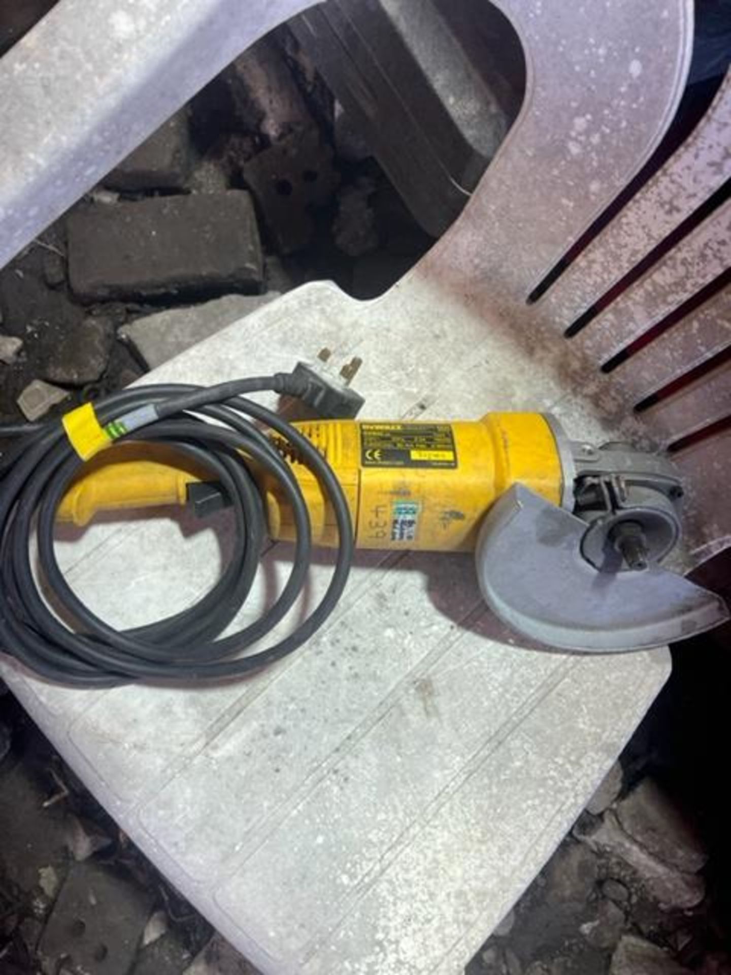 DEWALT DW840 GRINDER *PLUS VAT* - Image 4 of 5