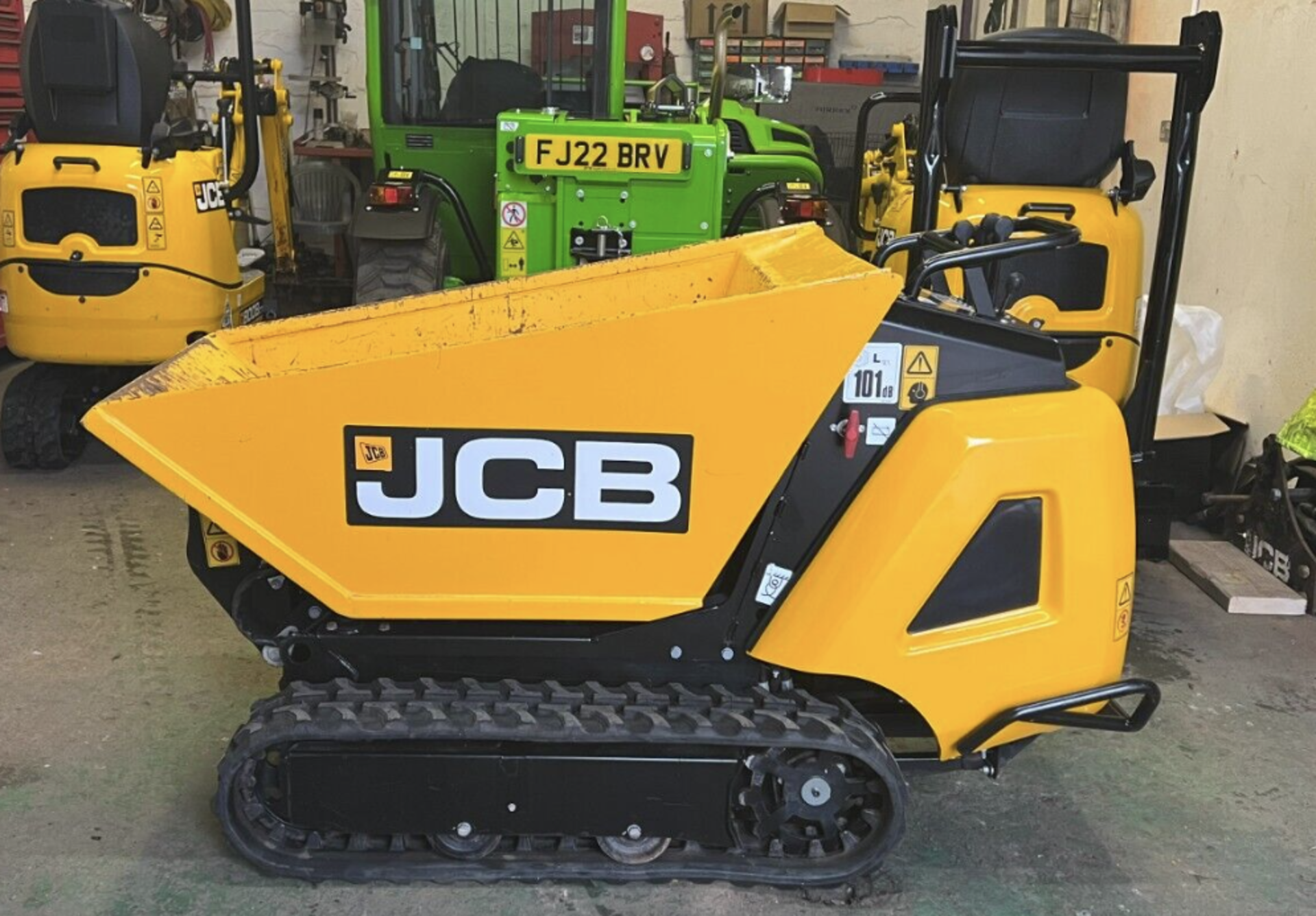 2020 JCB HIGH LIFT TRACKED DUMPER, , MODEL: HTD05 DUMPSTER   JCB HIGH LIFT TRACKED DUMPER MODEL: