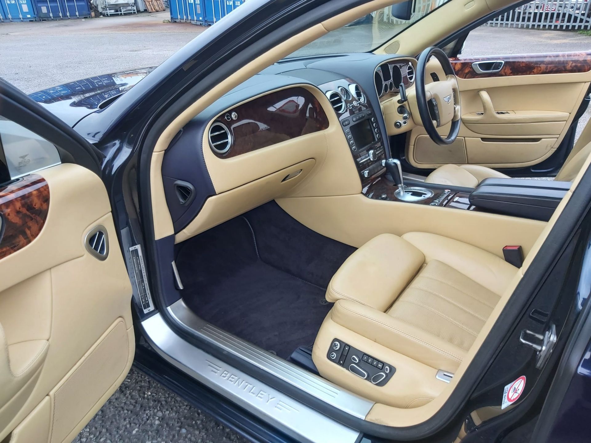 2005/55 BENTLEY CONTINENTAL FLYING SPUR A BLUE SALOON *NO VAT* - Image 8 of 12