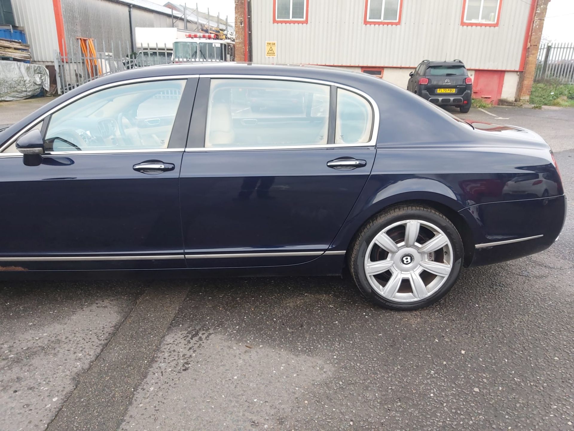 2005/55 BENTLEY CONTINENTAL FLYING SPUR A BLUE SALOON *NO VAT* - Image 7 of 12