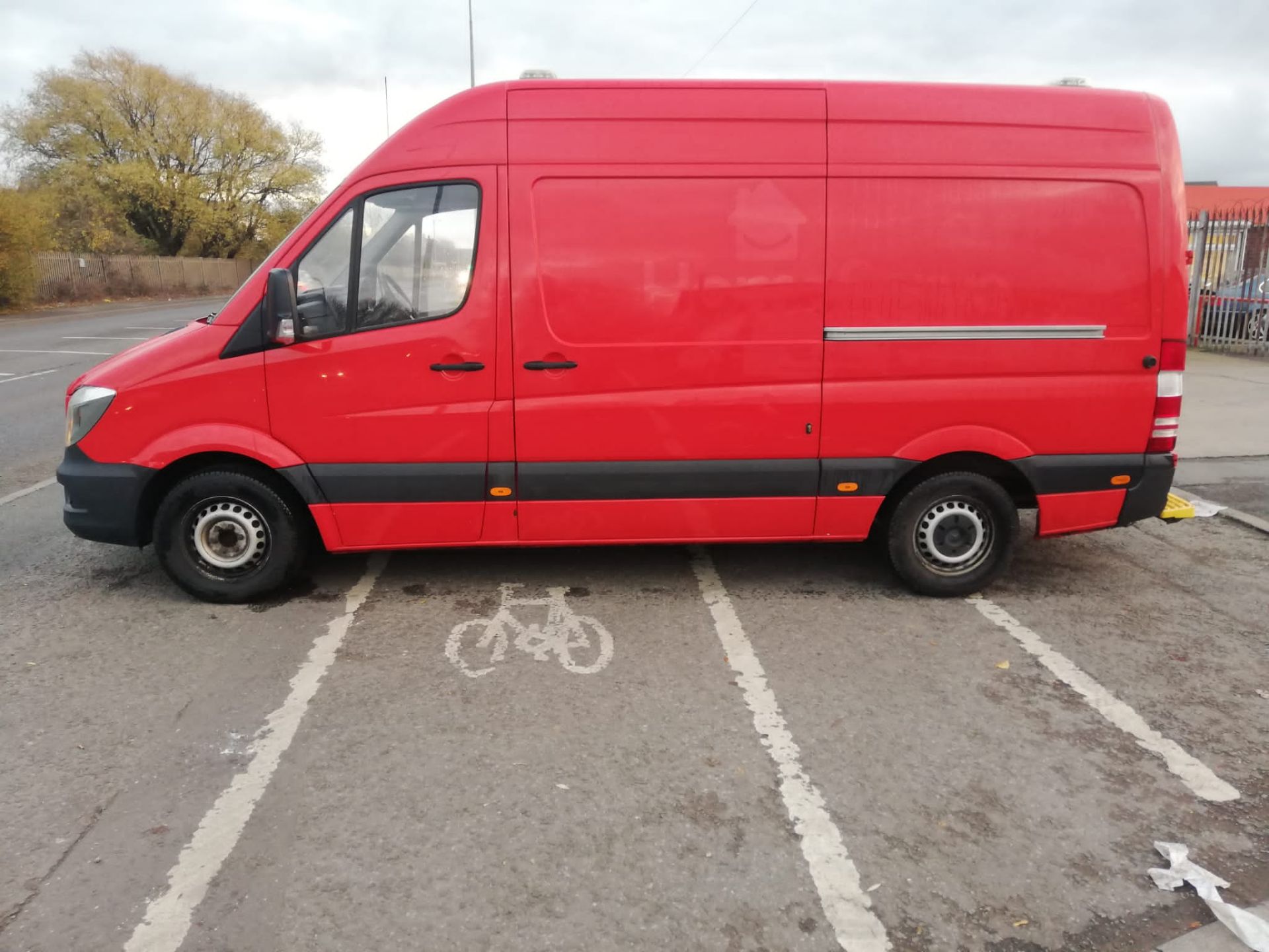 2017 MERCEDES-BENZ SPRINTER 314CDI RED MWB VAN 93,000 MILES *PLUS VAT* - Image 3 of 9