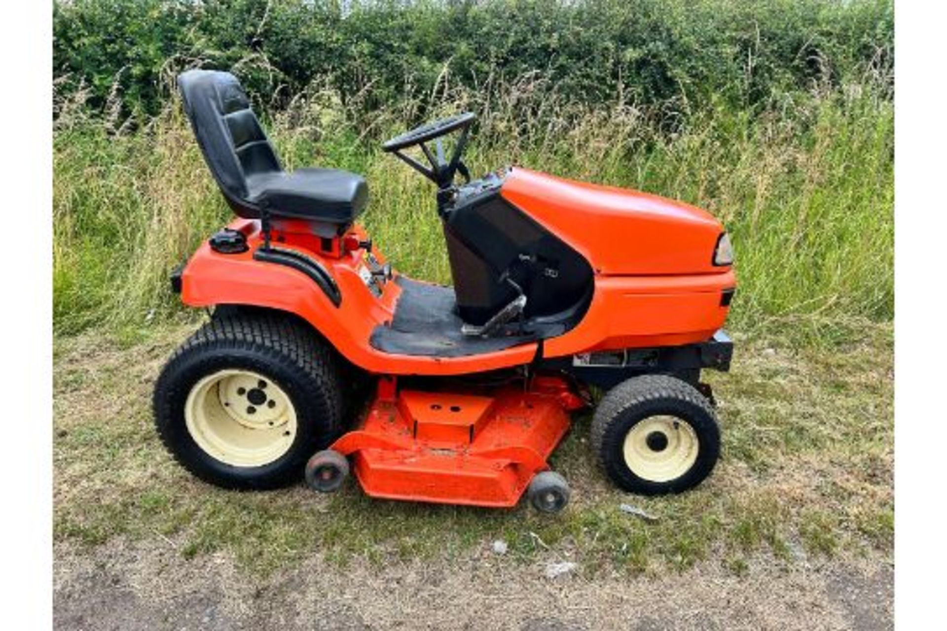 Kubota G2160 Diesel Ride On Mower *PLUS VAT* - Image 7 of 12