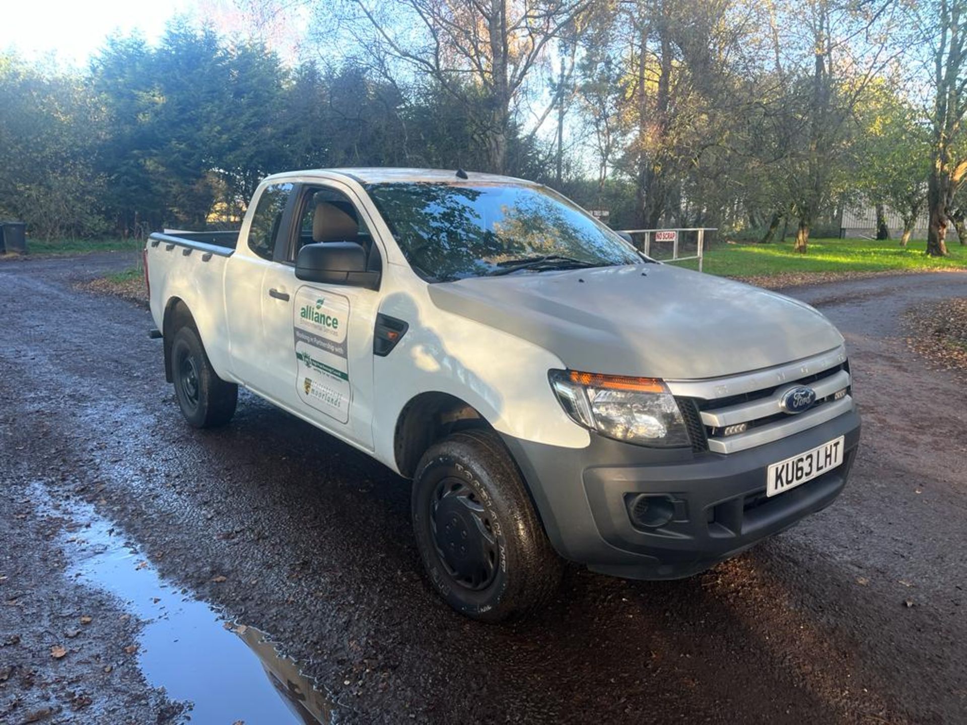 2013/63 FORD RANGER XL 4X4 TDCI WHITE PICK UP - 62,000 MILES *PLUS VAT* - Image 3 of 10