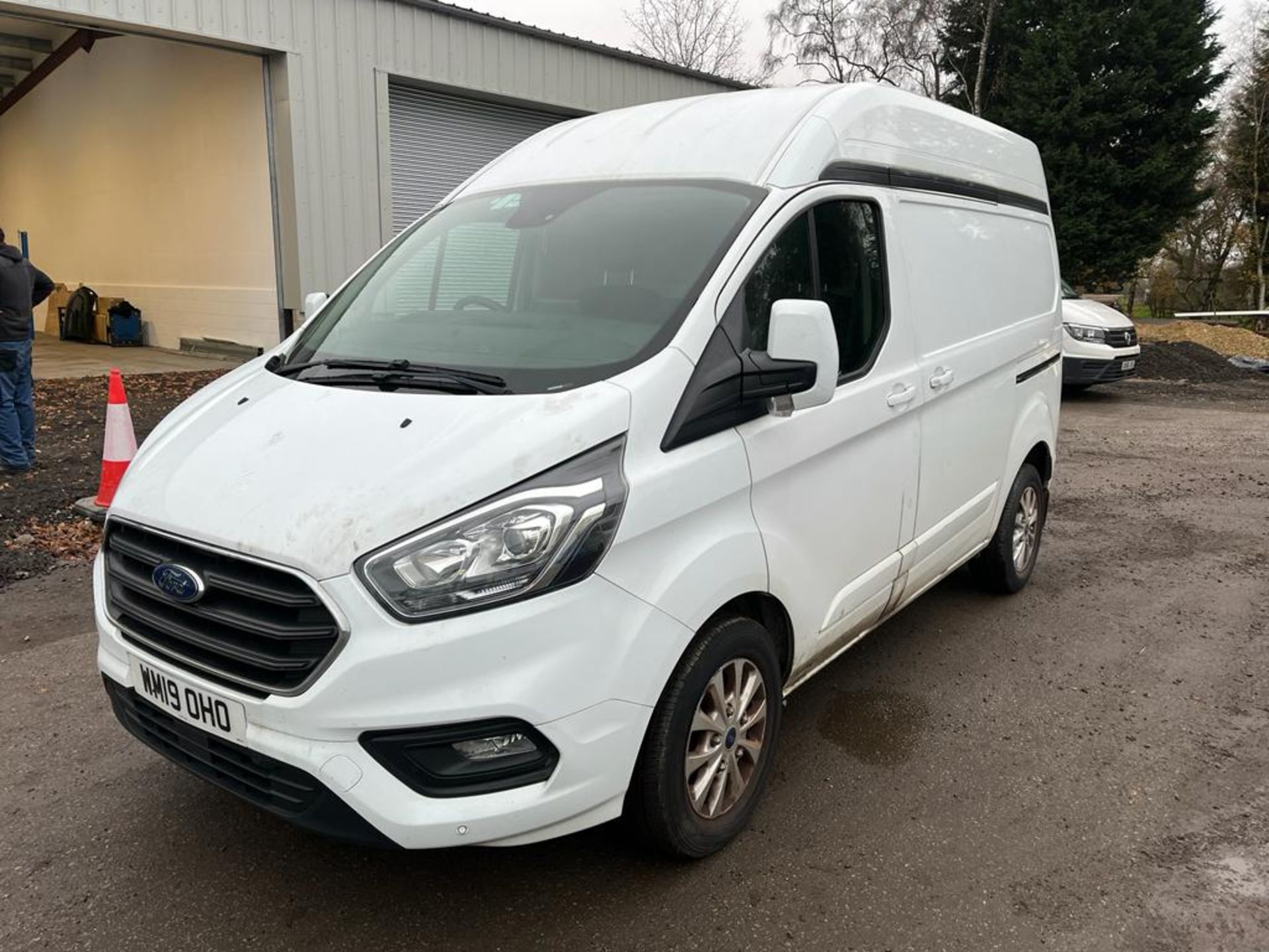 2019 FORD TRANSIT CUSTOM 300 LIMITED WHITE PANEL VAN - 87,000 MILES *PLUS VAT*