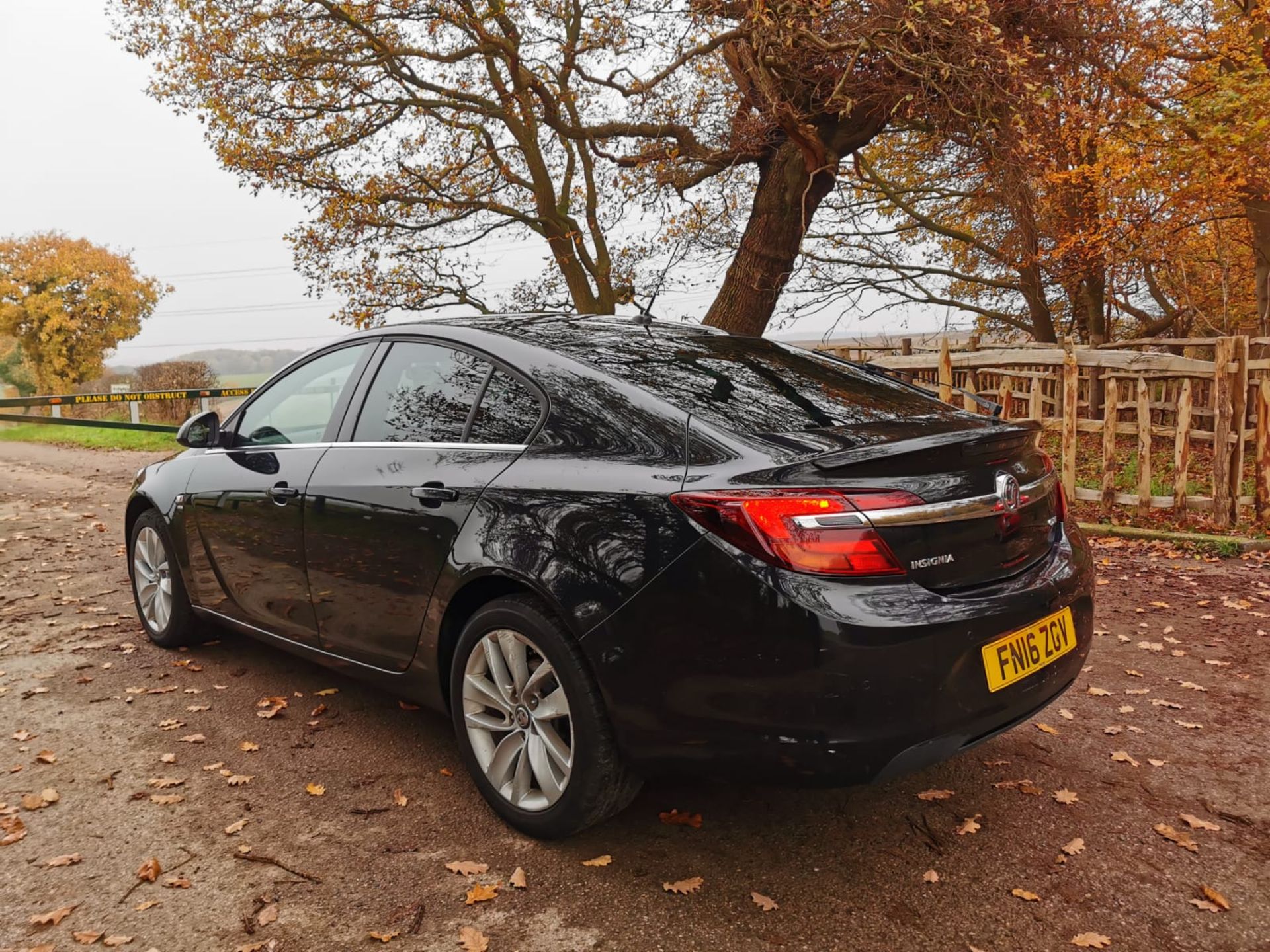 2016 VAUXHALL INSIGNIA SRI CDTI S/S BLACK HATCHBACK *NO VAT* - Image 4 of 22