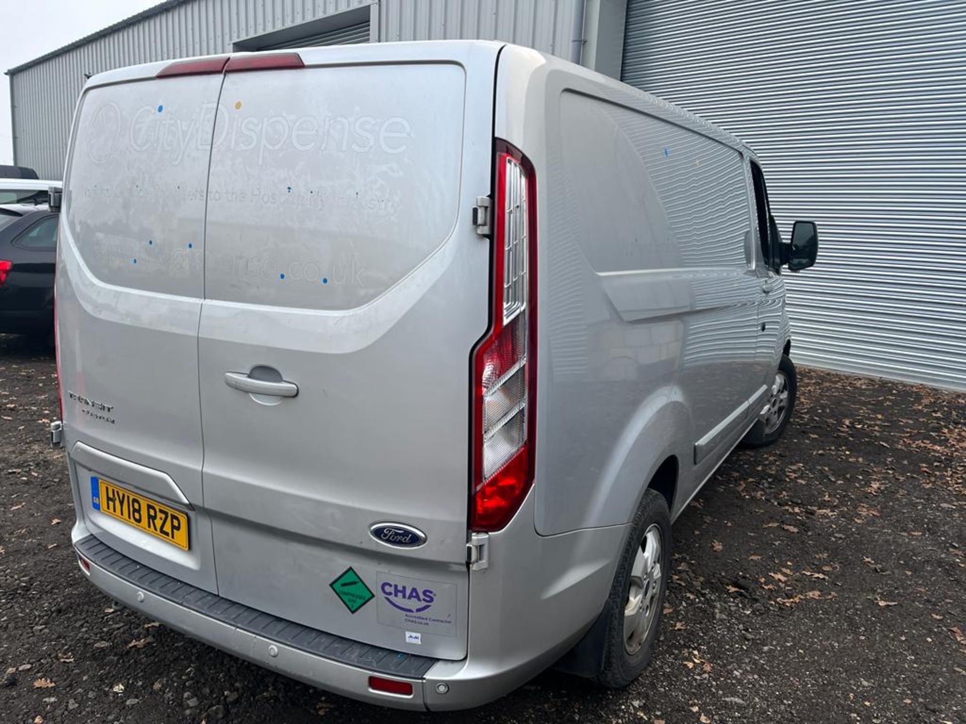 2018 FORD TRANSIT CUSTOM 270 LIMITED SILVER PANEL VAN - 136,000 MILES *PLUS VAT* - Image 5 of 10