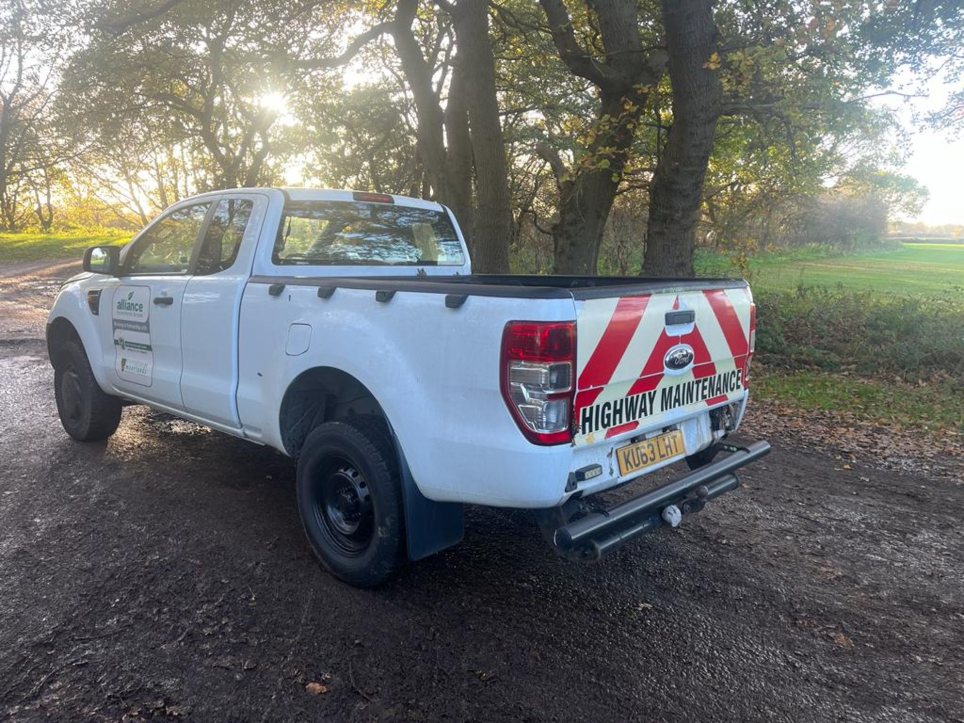 2013/63 FORD RANGER XL 4X4 TDCI WHITE PICK UP - 62,000 MILES *PLUS VAT* - Image 6 of 10