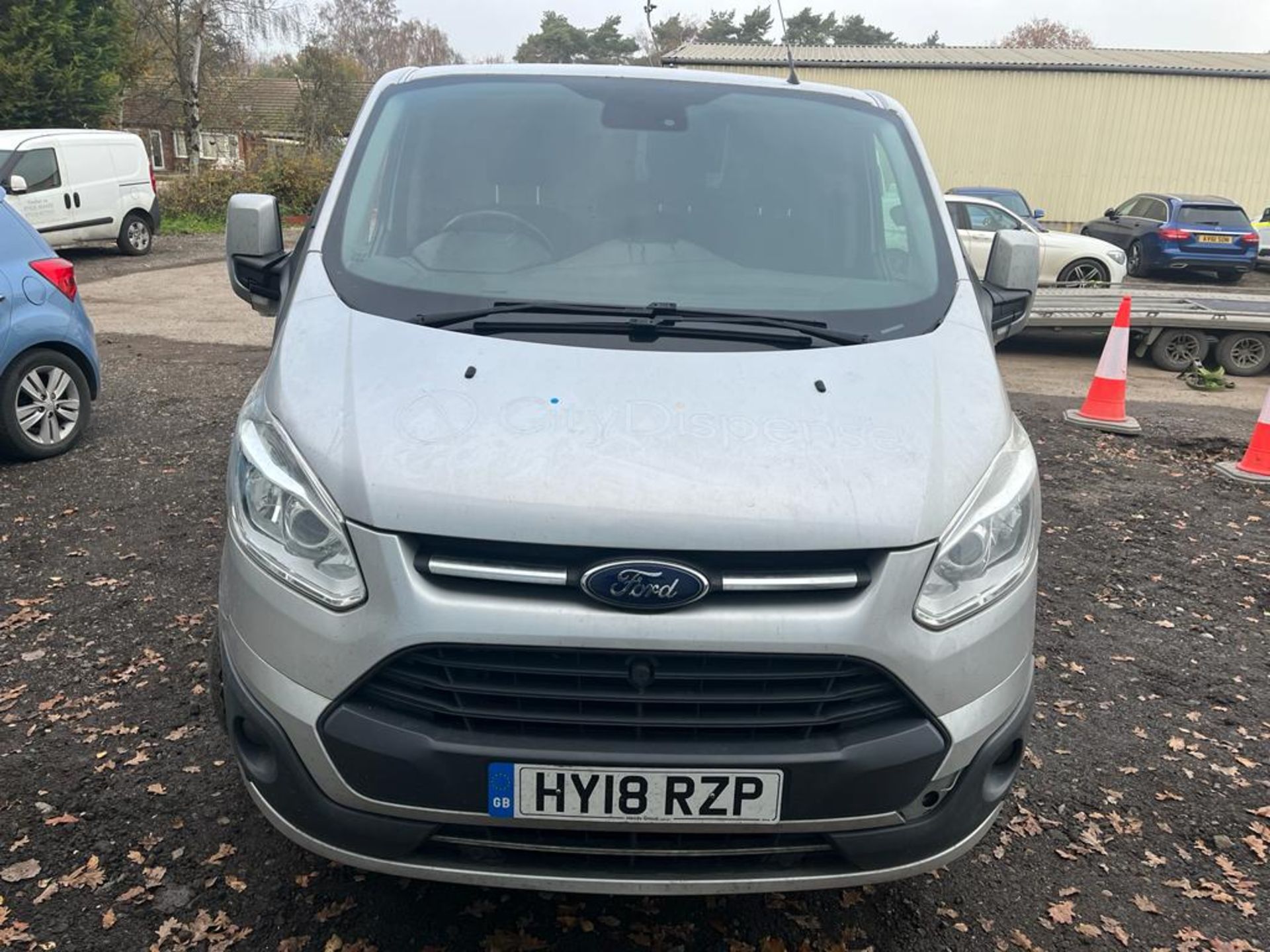 2018 FORD TRANSIT CUSTOM 270 LIMITED SILVER PANEL VAN - 136,000 MILES *PLUS VAT* - Image 2 of 10