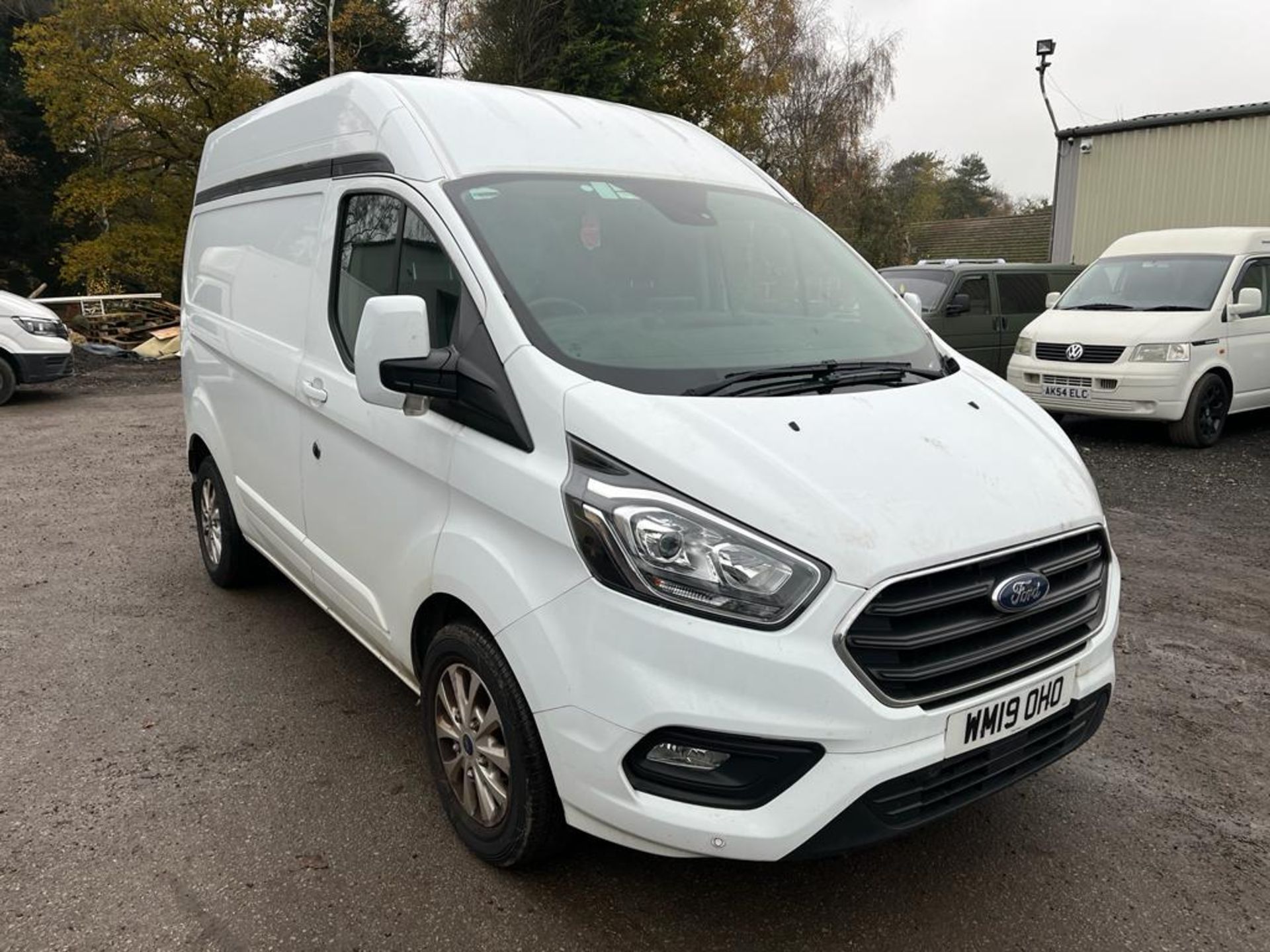 2019 FORD TRANSIT CUSTOM 300 LIMITED WHITE PANEL VAN - 87,000 MILES *PLUS VAT* - Image 3 of 10