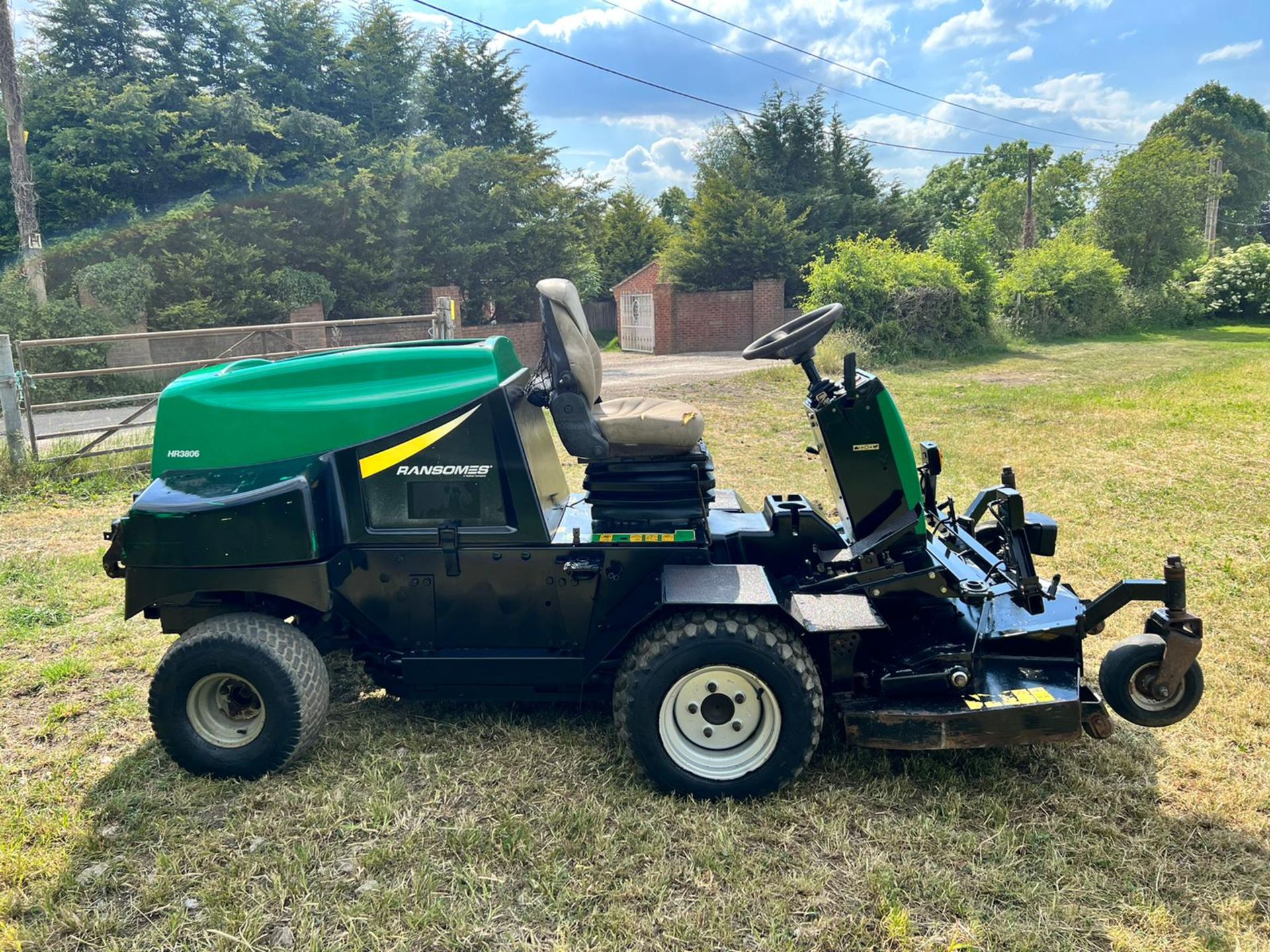 RANSOMES HR3806 4WD DIESEL RIDE ON MOWER *PLUS VAT* - Image 6 of 14