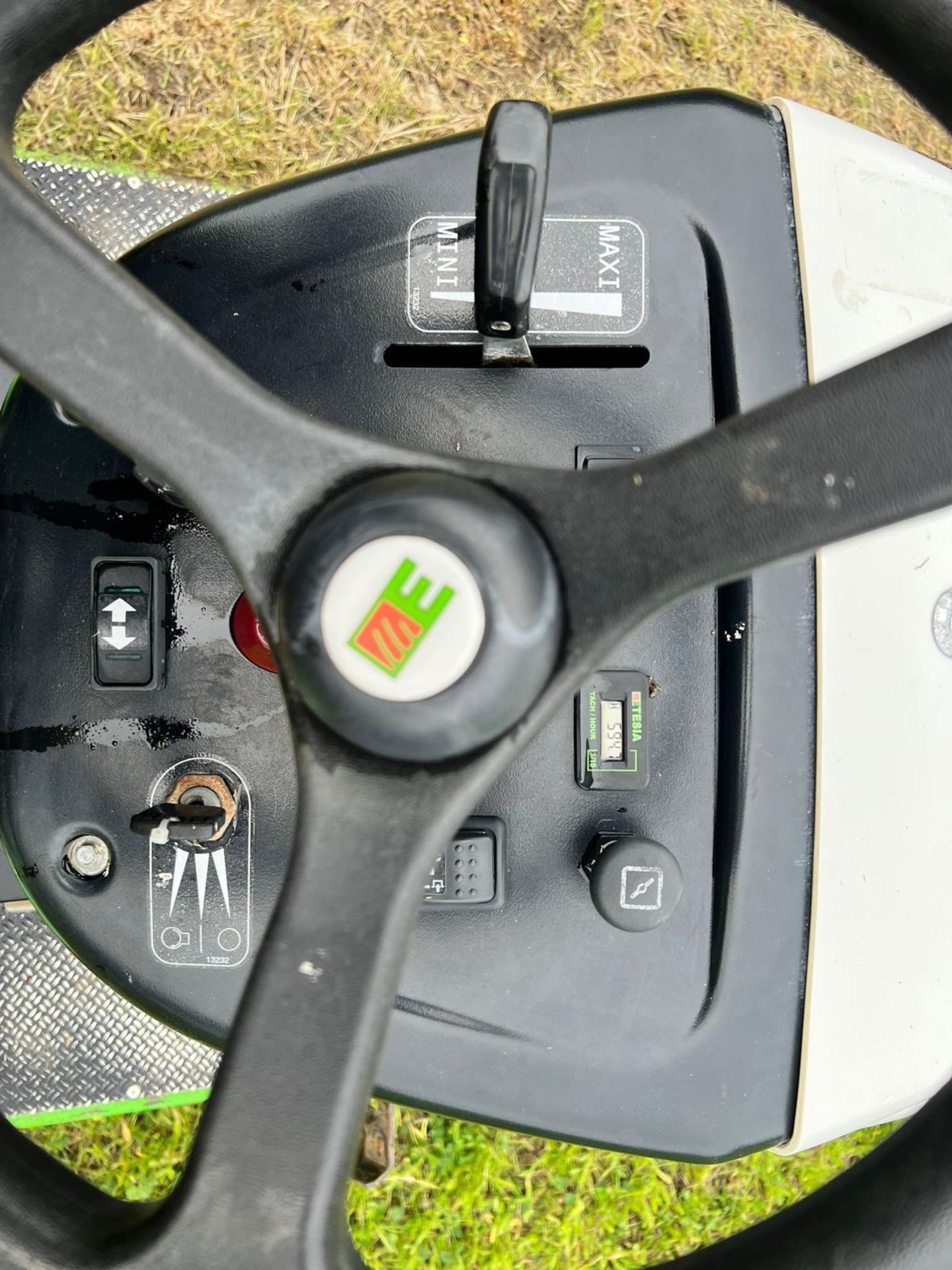 Etesia MVEHH Hydro 100 Ride On Mower, Runs Drives And Cuts *Plus Vat* - Image 15 of 15