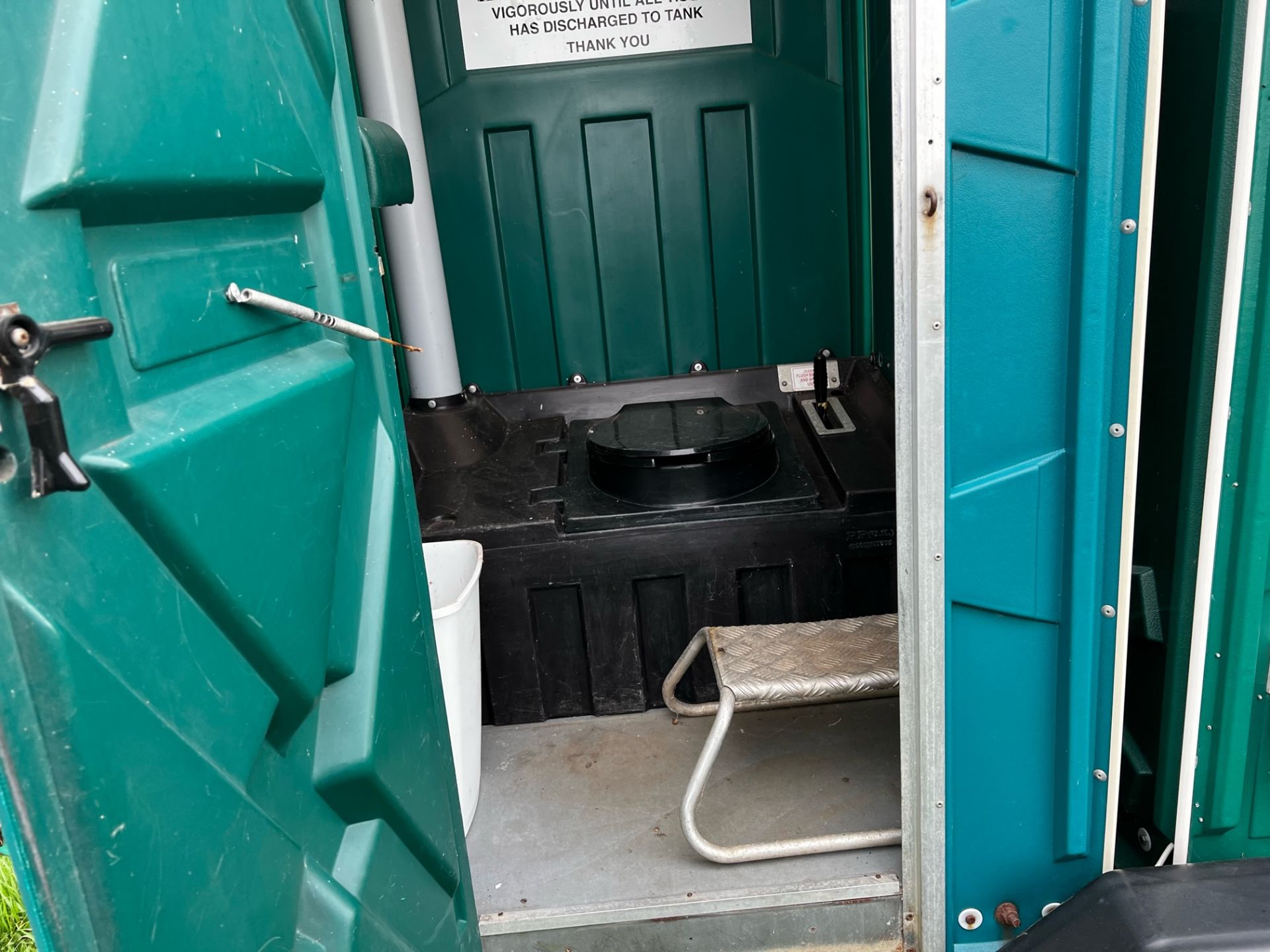 Trailered Portaloos *NO VAT* - Image 3 of 4