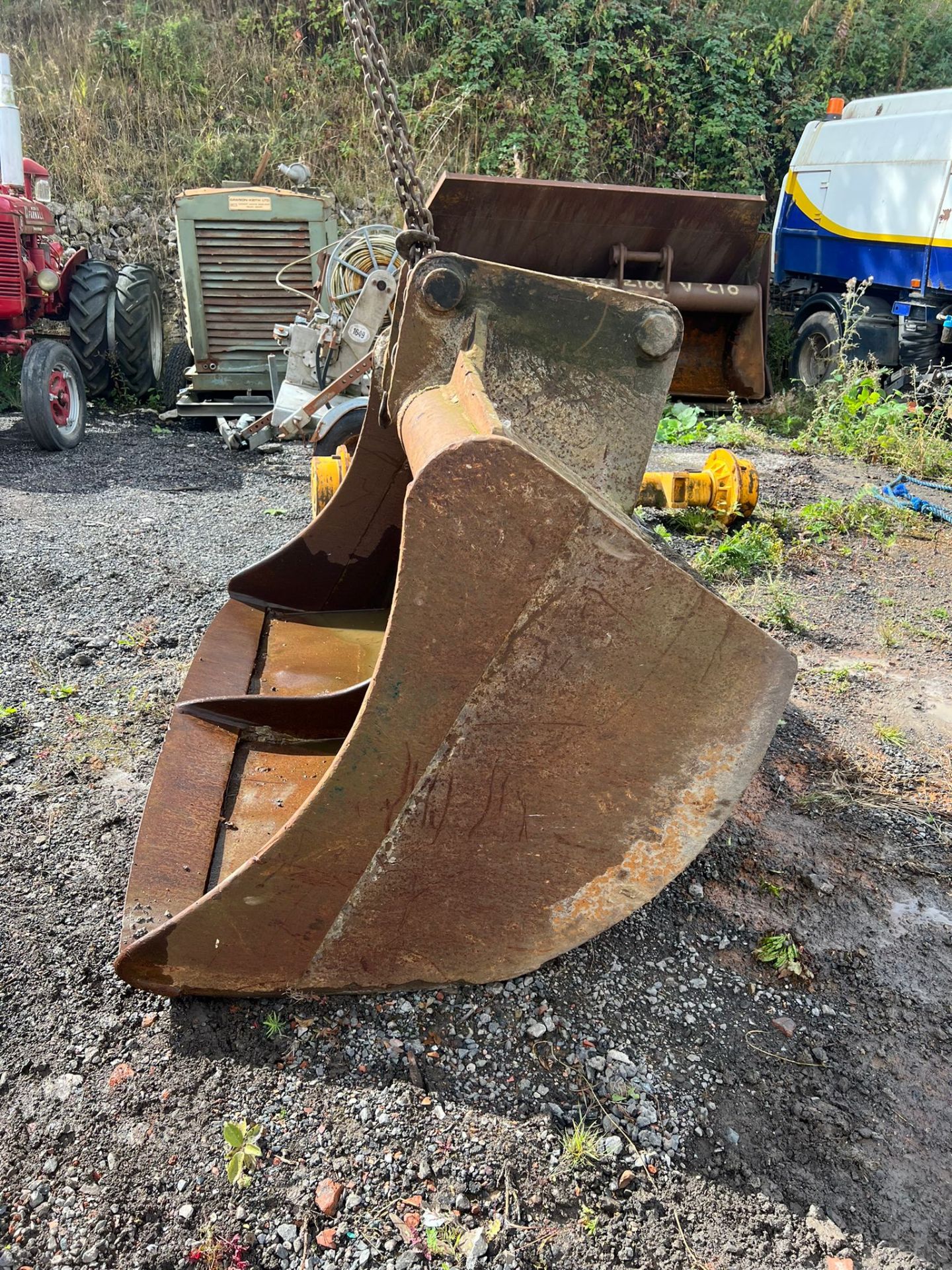 21 ton digger bucket *PLUS VAT* - Image 2 of 7