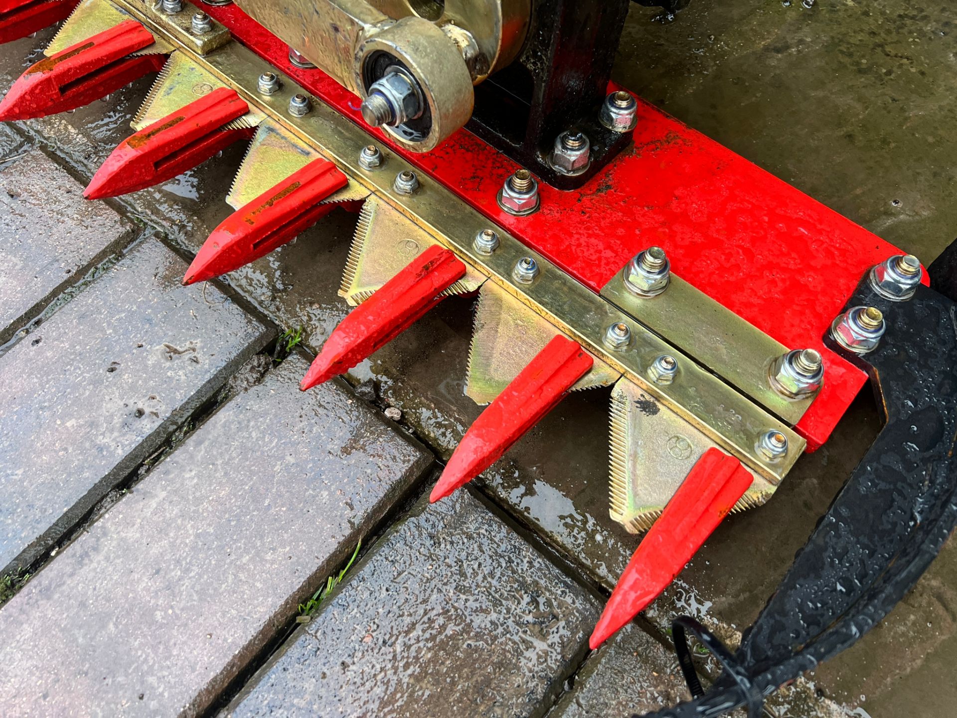 New And Unused Kubota Orange 1.8 Metre Finger Bar Mower With 30mm Headstock *PLUS VAT* - Image 8 of 9