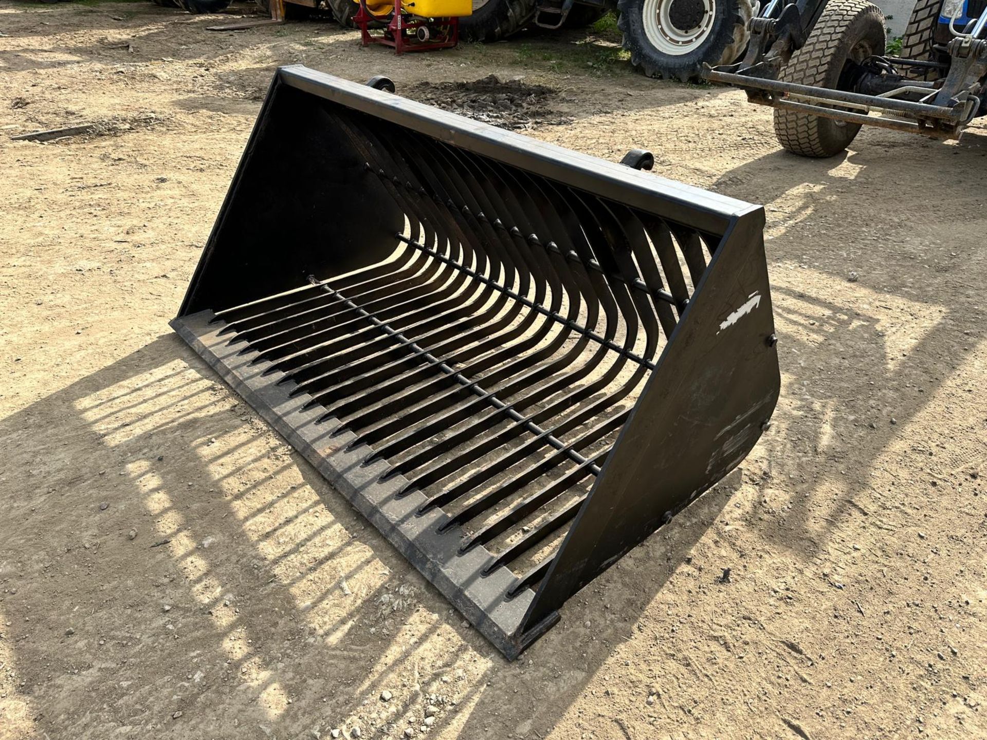 New And Unused 70” Riddle Bucket, Euro 8 Bracket, Suitable For Tractor *PLUS VAT* - Image 6 of 11