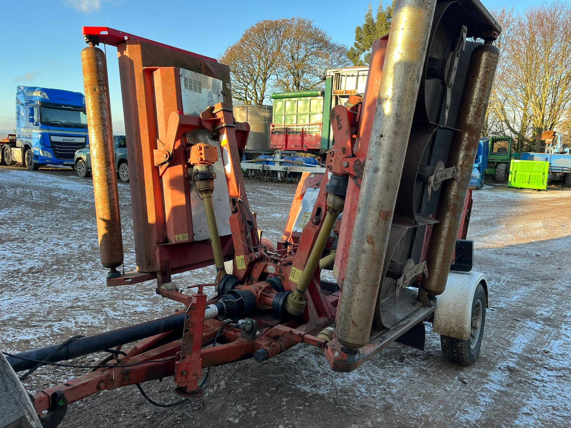 TRIMAX PEGASUS FOLDING TOWED GRASS MOWER, PTO TRACTOR DRIVEN *PLUS VAT* - Image 3 of 4