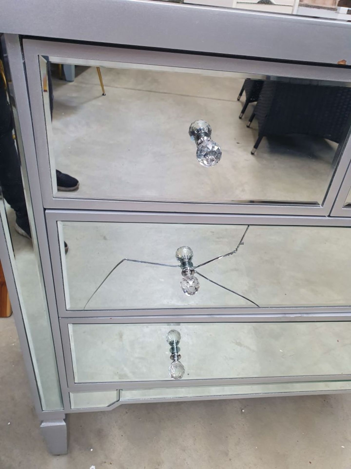 VISTA SILVER MIRRORED CHEST OF DRAWERS RRP £350 *PLUS VAT* - Image 2 of 3