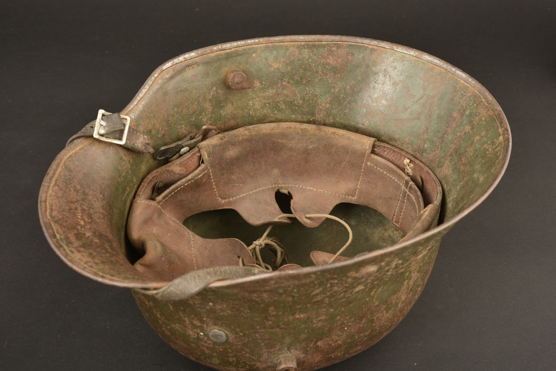 Casque WWI reconditionne. - Image 6 of 9