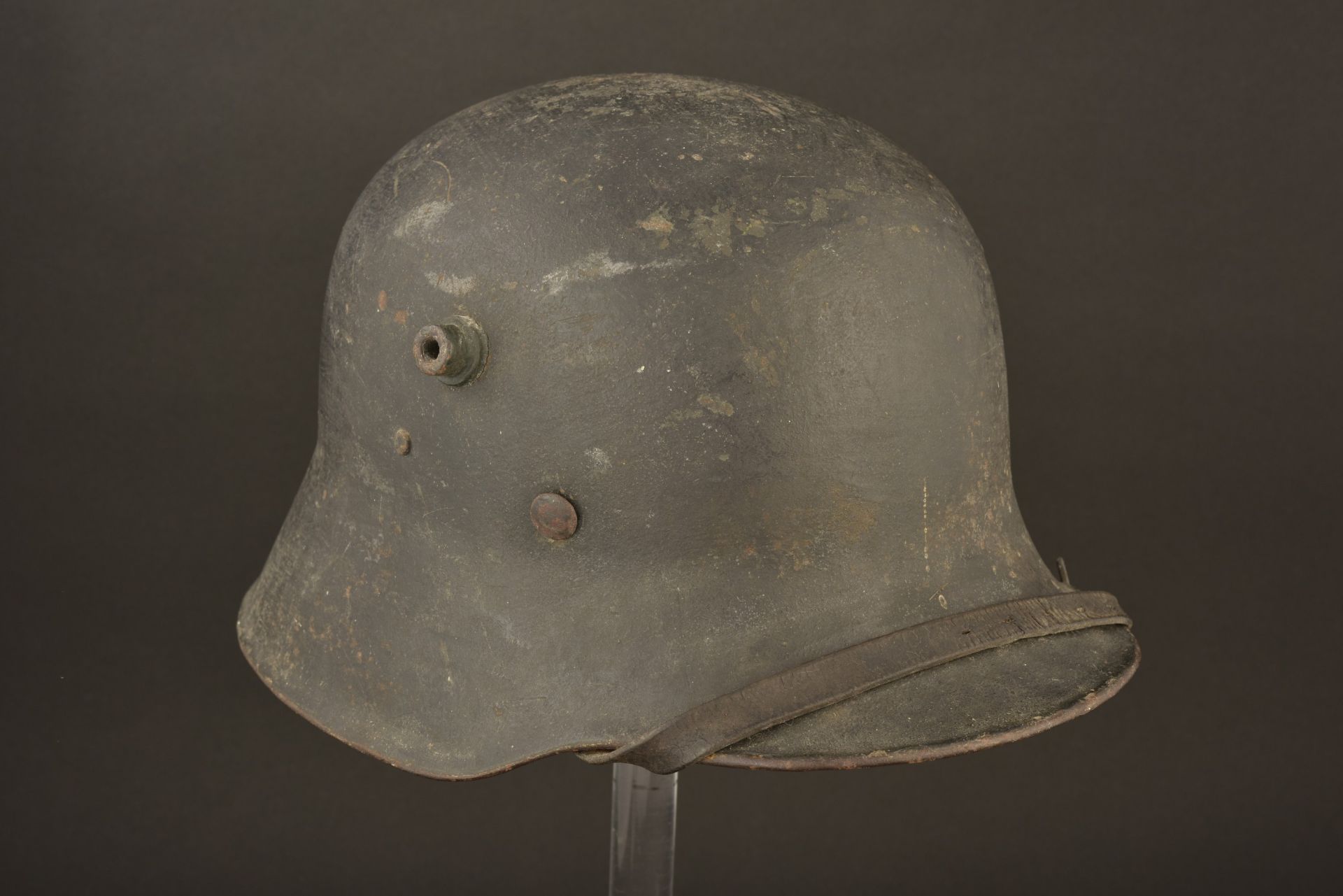 Casque WWI reconditionne. Refurbished WWI helmet. - Image 9 of 9