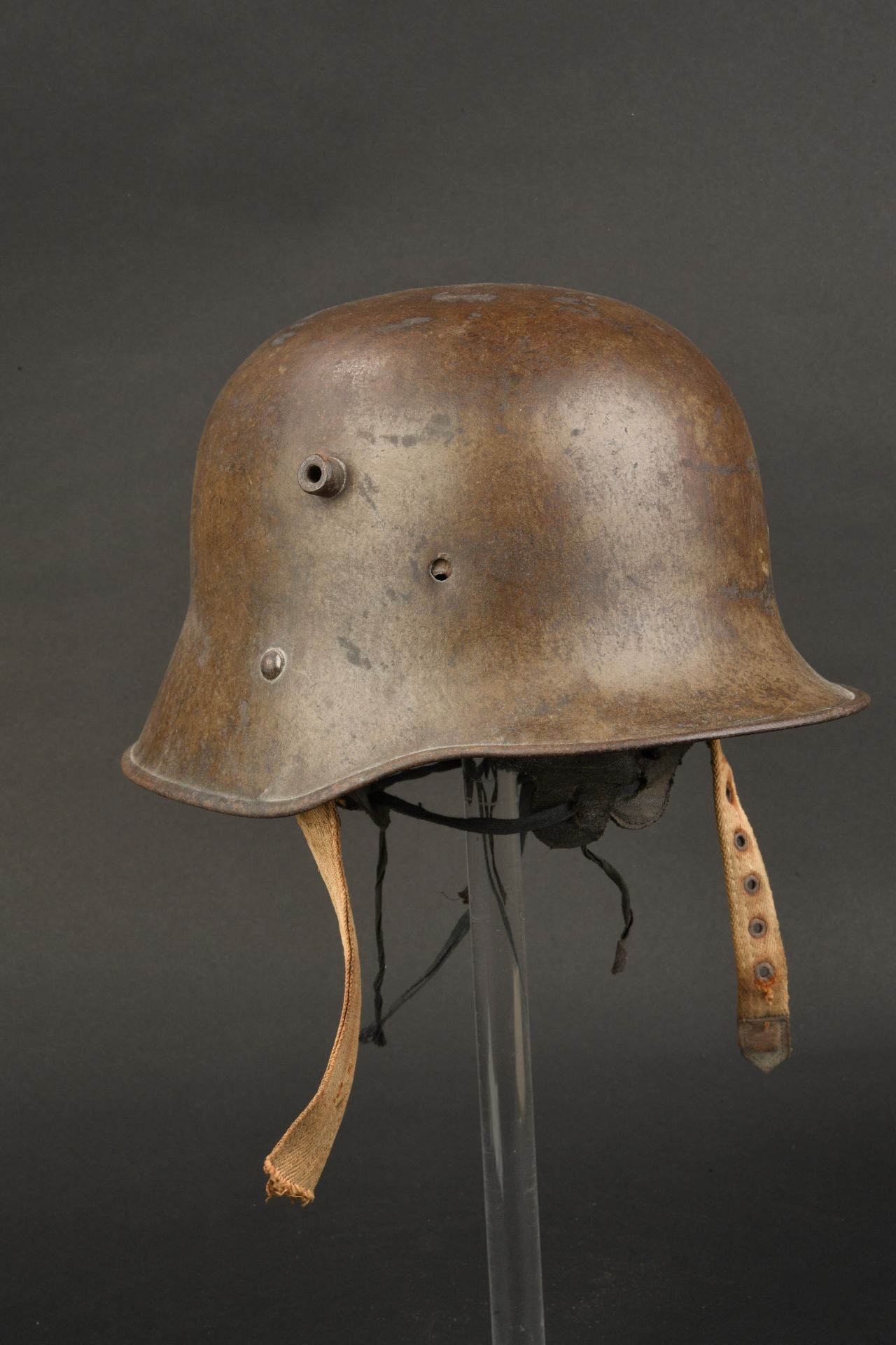 Casque 1917 autrichien. Austrian 1917 helmet.