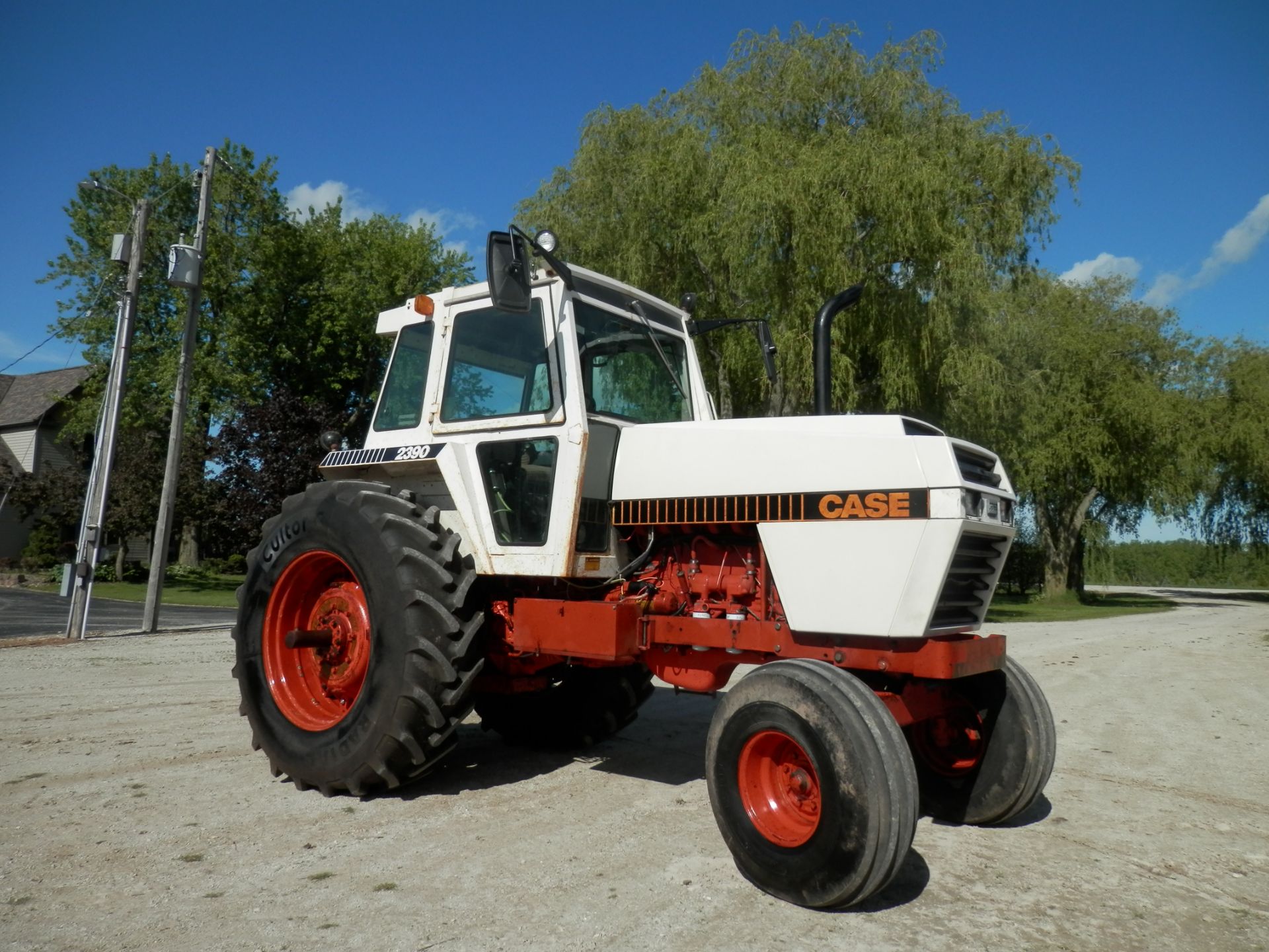 CASE 2390 2WD CAB TRACTOR