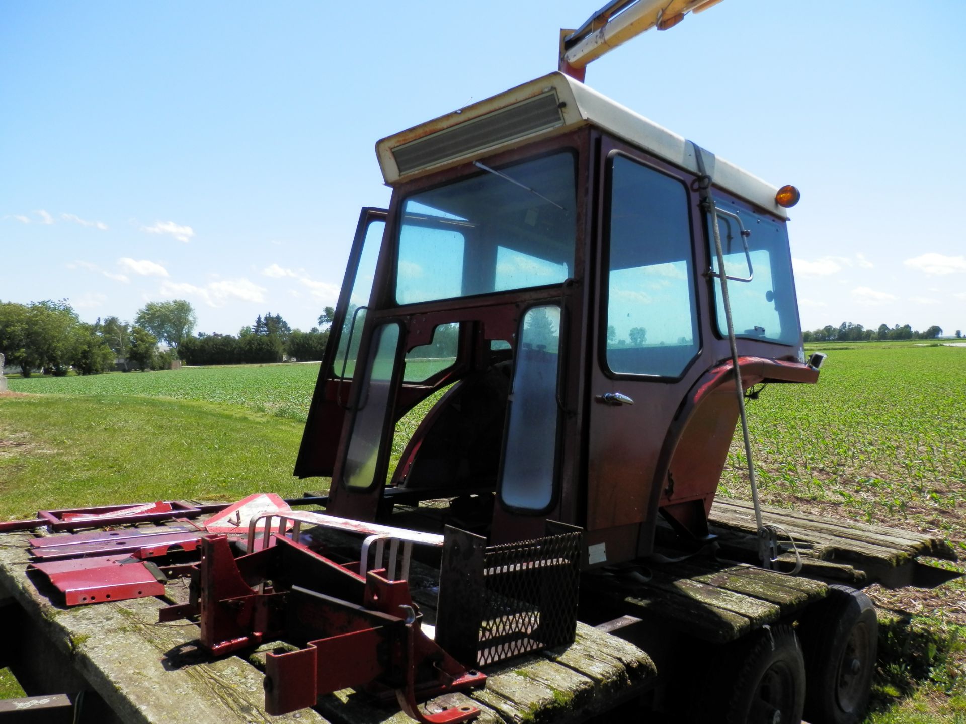 IH CAB 6CM (Removed from IH 1566 Tractor)