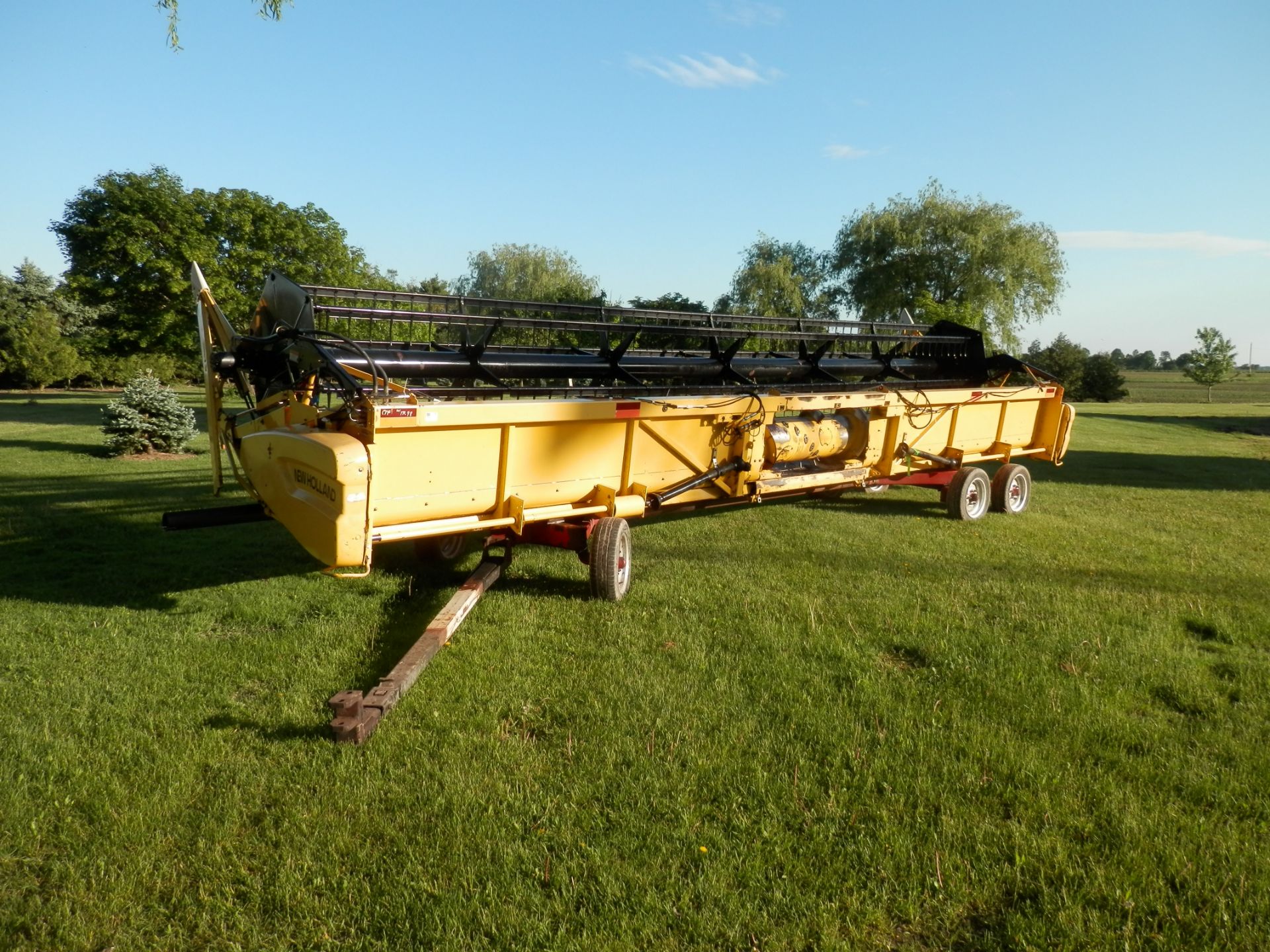 NEW HOLLAND 73C 30' GRAIN PLATFORM - Image 12 of 20