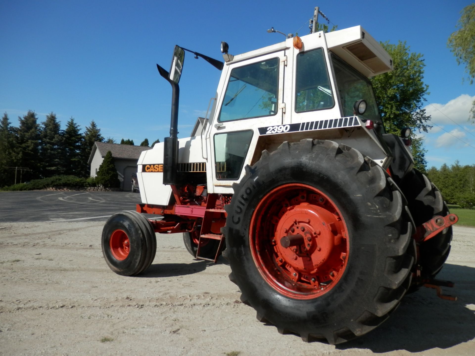 CASE 2390 2WD CAB TRACTOR - Image 7 of 15