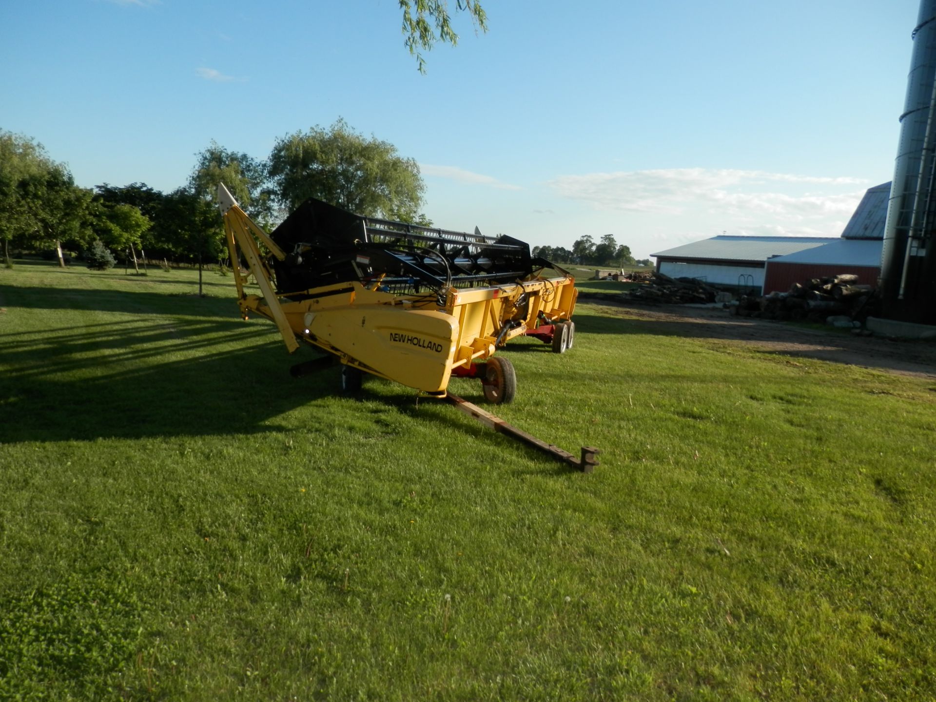 NEW HOLLAND 73C 30' GRAIN PLATFORM - Image 13 of 20